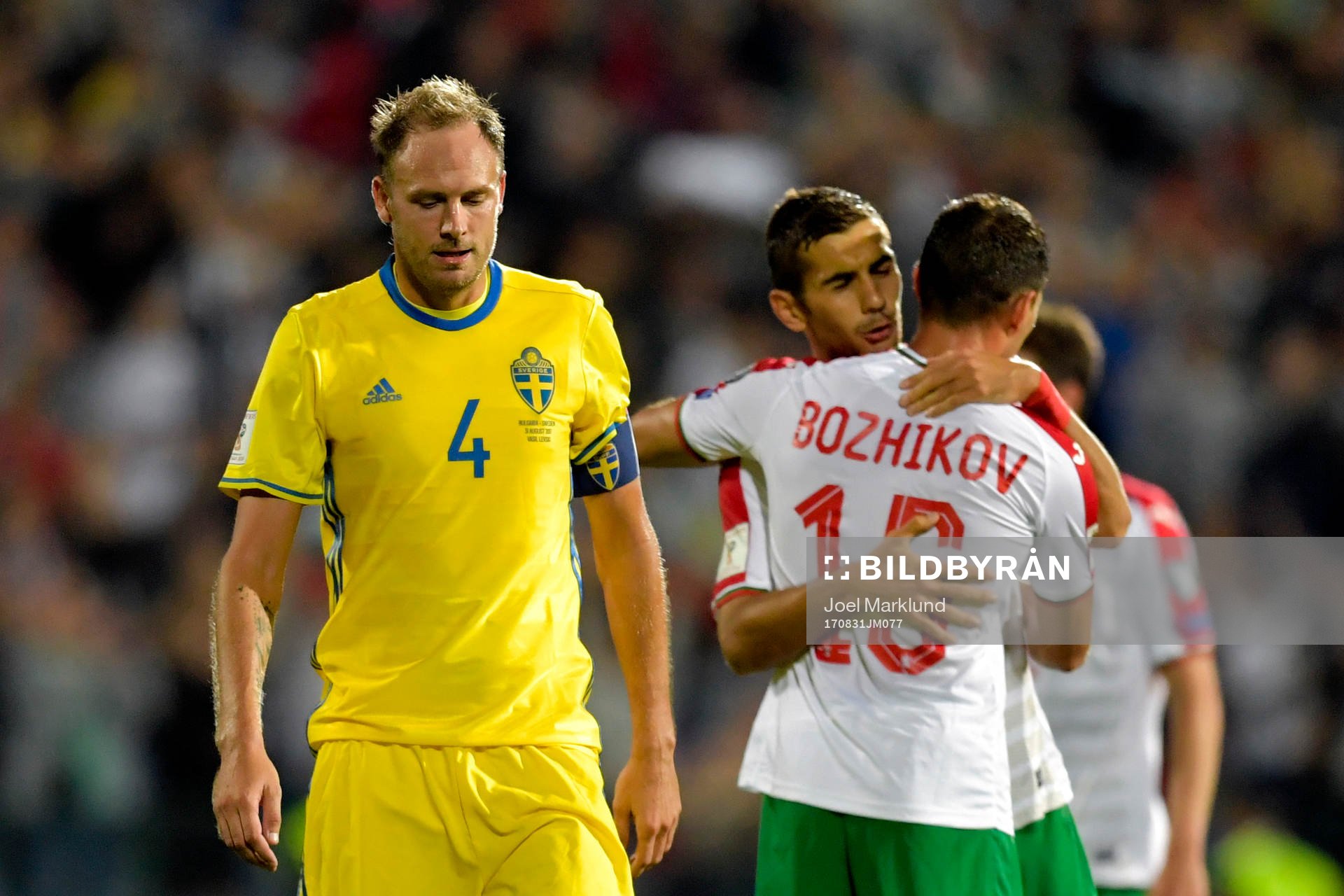 Sveriges Andreas Granqvist deppar och Bulgariens Vasil
