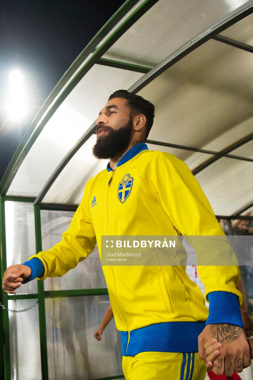 Sveriges Jimmy Durmaz gör entré till VM-kvalmatchen i