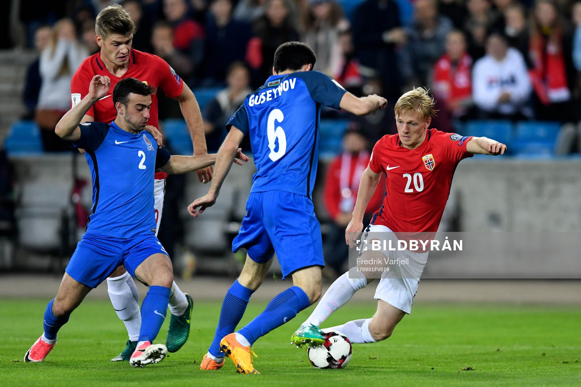Gara Garayev and Badavi Hüseynov of Azerbaijan compete for