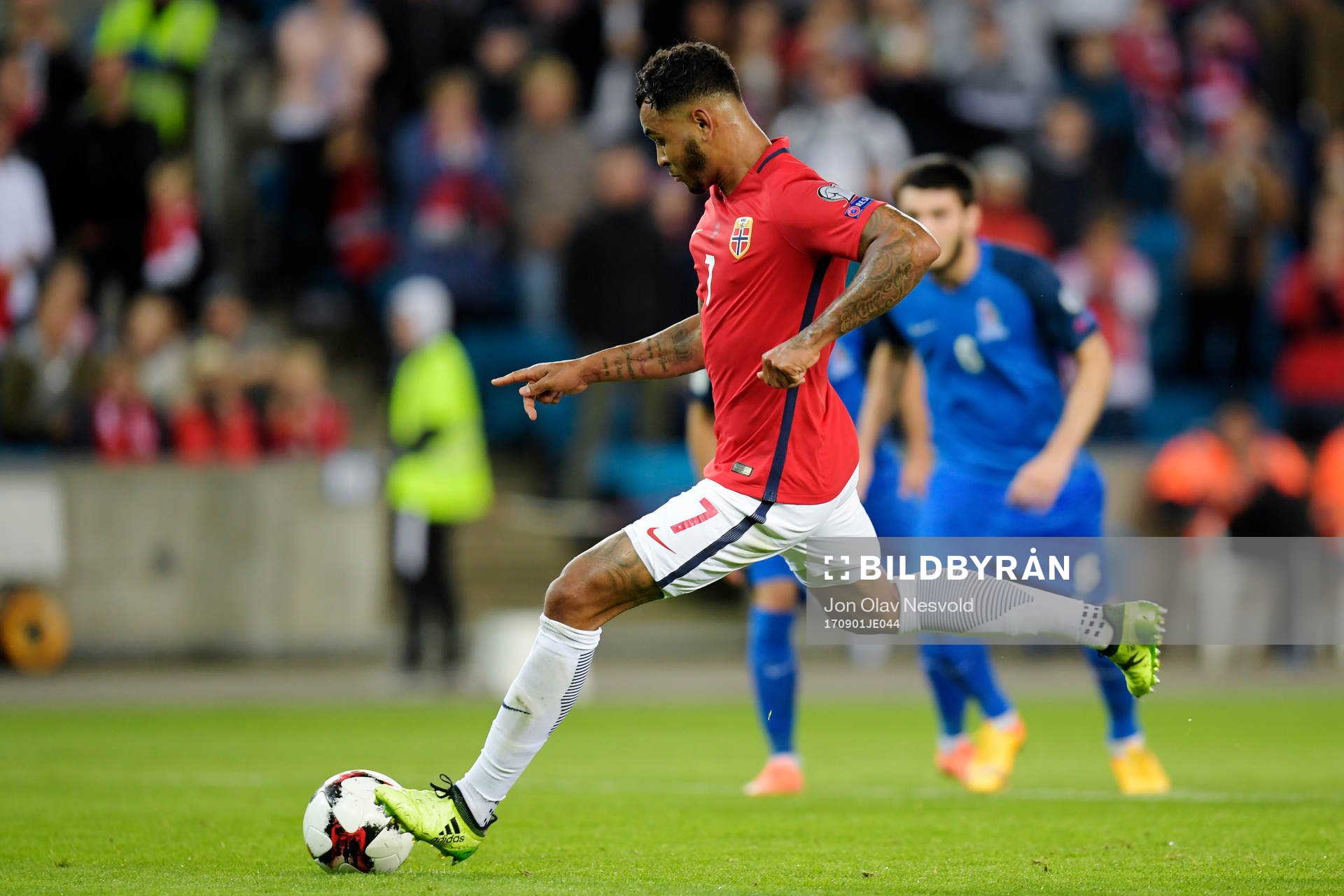 Joshua King of Norway scores 1-0 with a penalty shot