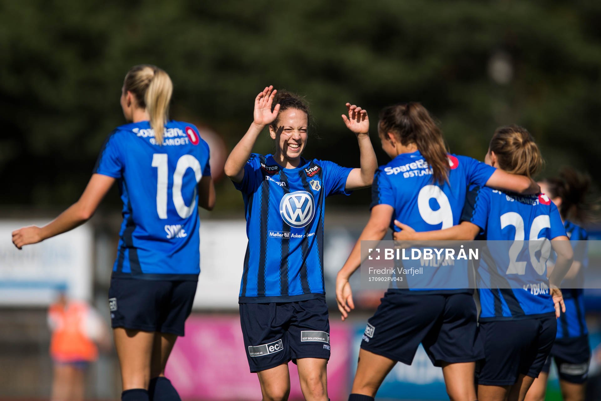 Andrea Wilmann celebrates with his teammates