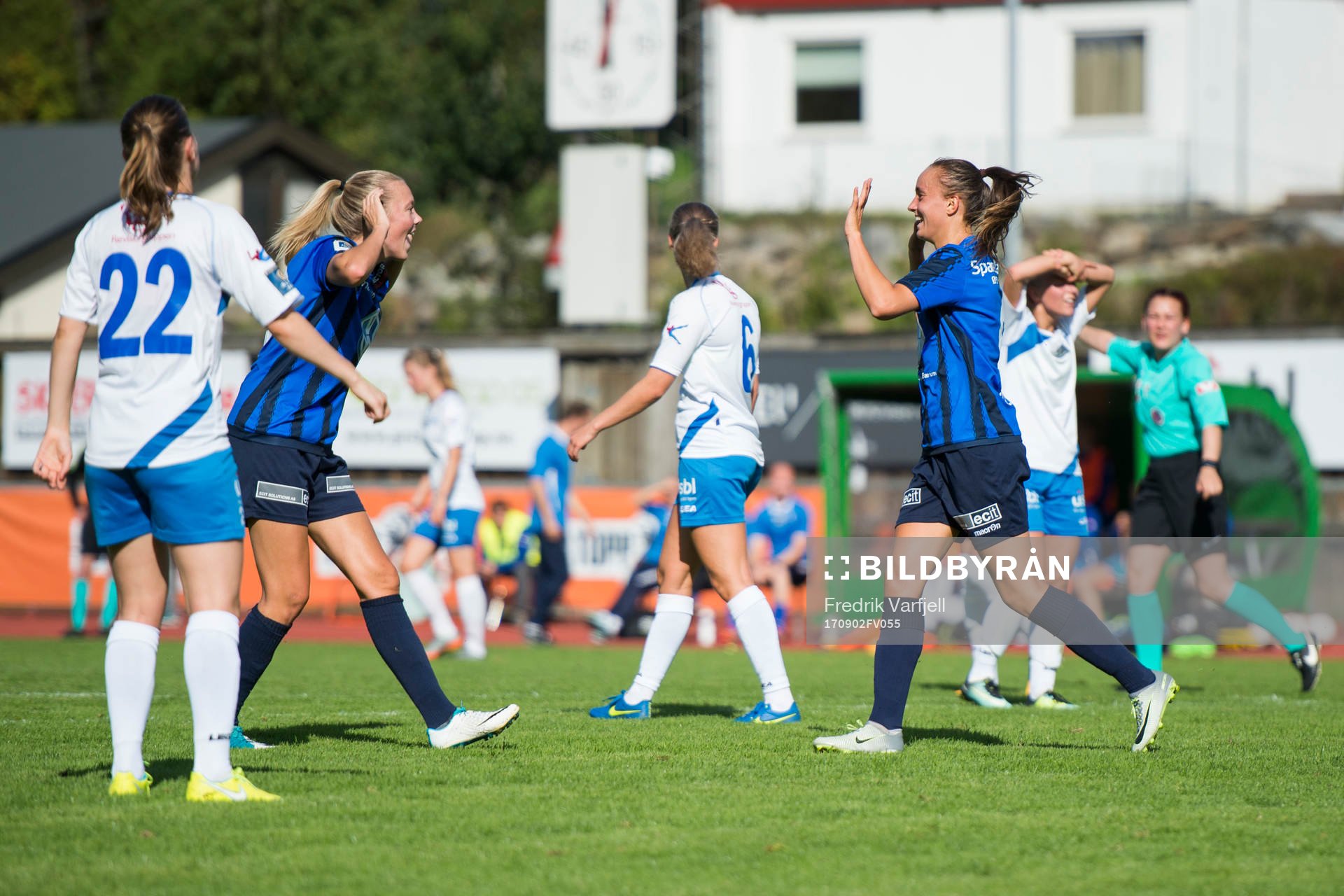 Andrea Wilmann celebrates with his teammate Synne Sofie
