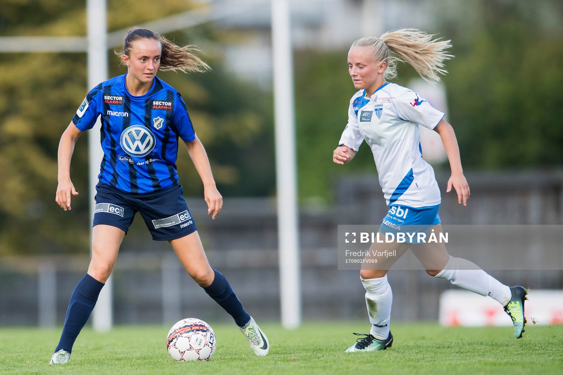 Andrea Wilmann of Stabæk and Tone Bettina Besmo Pirisi of