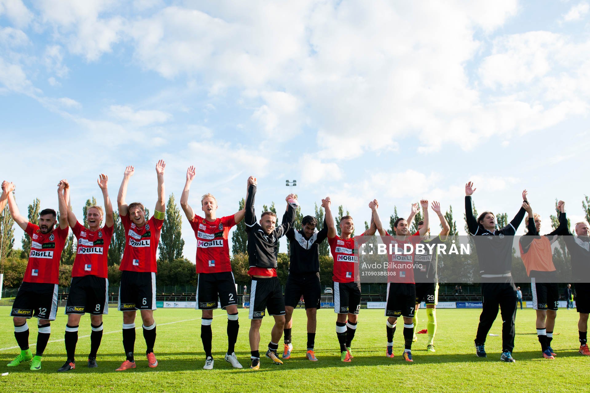 Landskronas spelare jublar