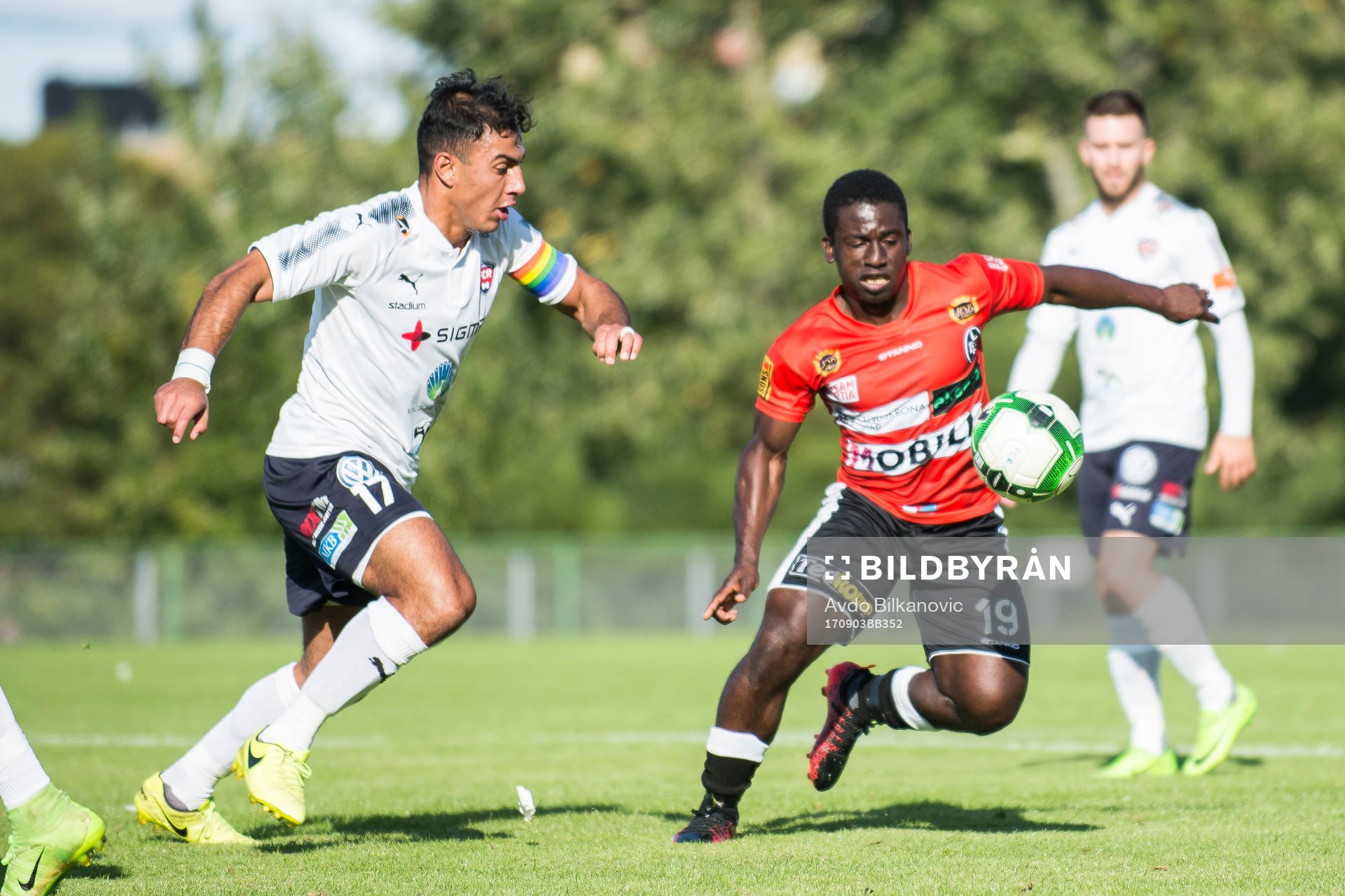 Rosengårds Ali Jasim och Landskronas Thierry Zahiu