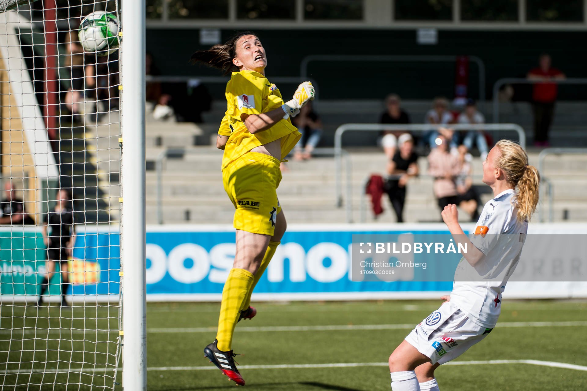 Rosengårds Alexandra Lowe Riley gör 2-0 på Vittsjös