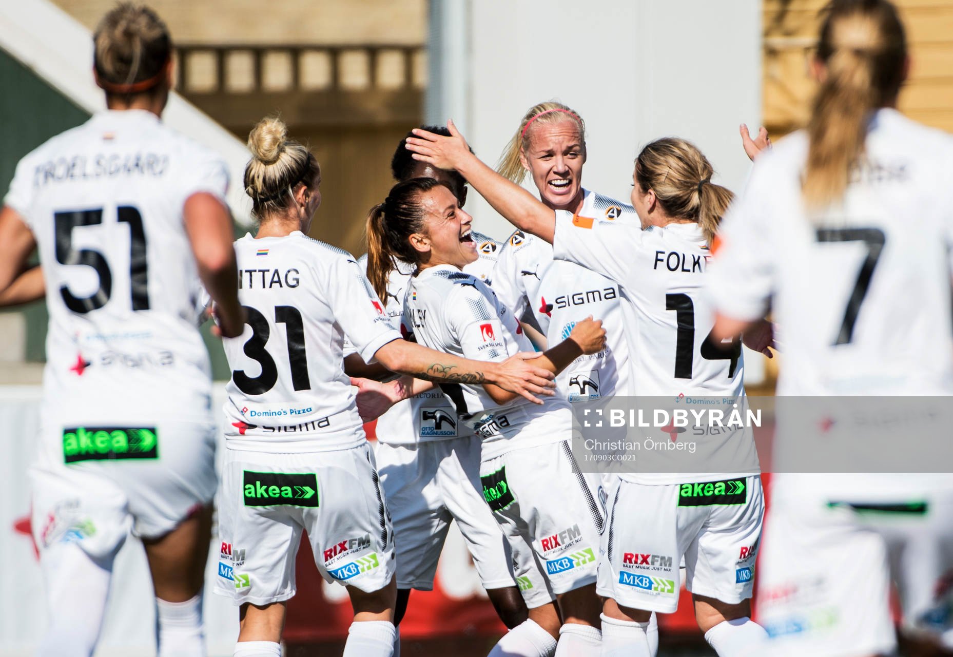 Rosengårds Alexandra Lowe Riley jublar 2-0 under fotbollsmatchen i Damallsvenskan mellan Rosengård och Vittsjö den 3 september 2017 i Malmö.