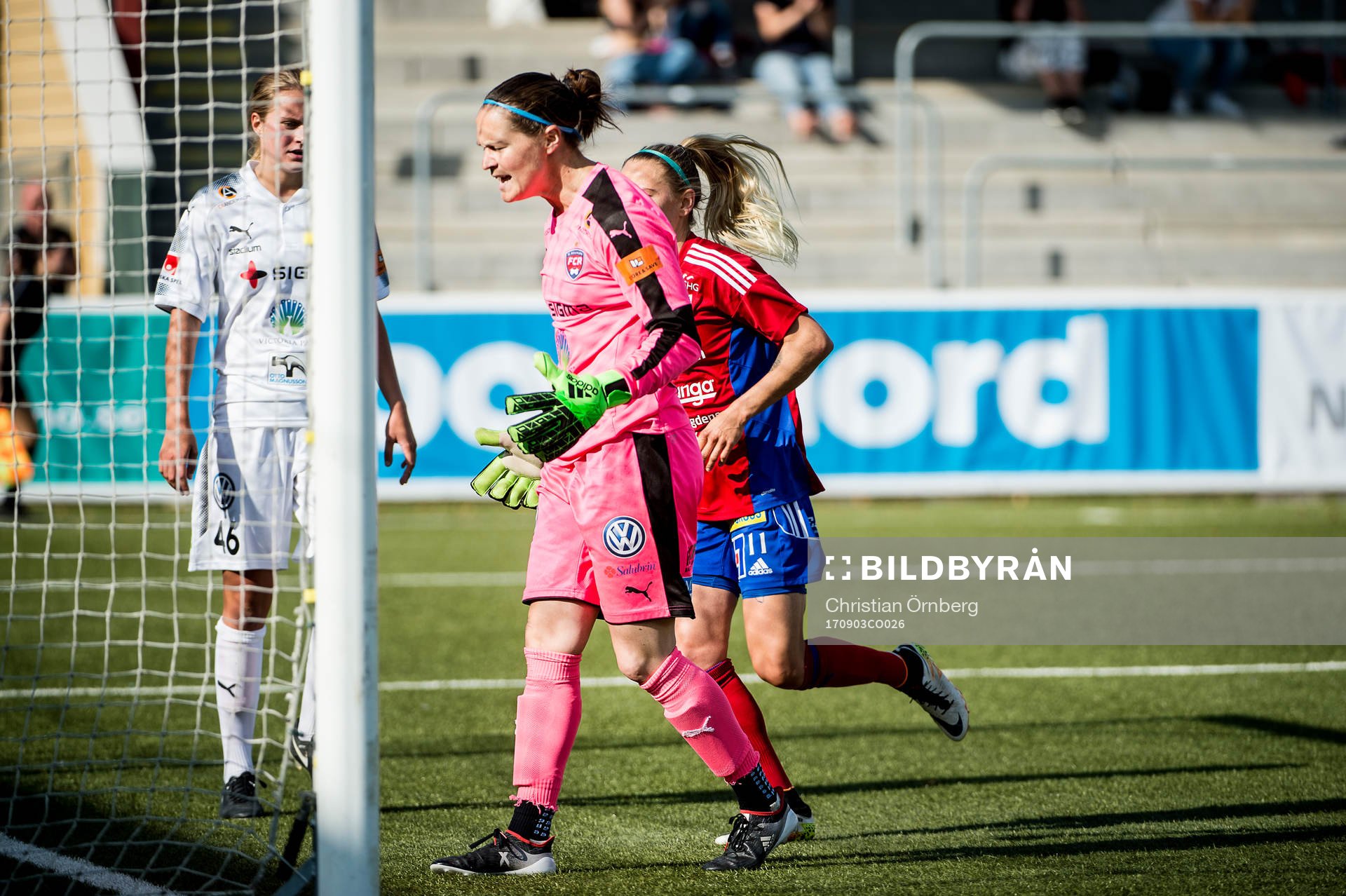 Rosengårds målvakt Erin McLeod deppar