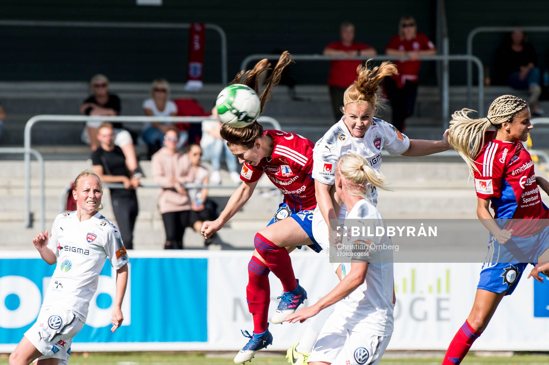 Rosengårds Glodis Perla Viggosdottir och Caroline Seger