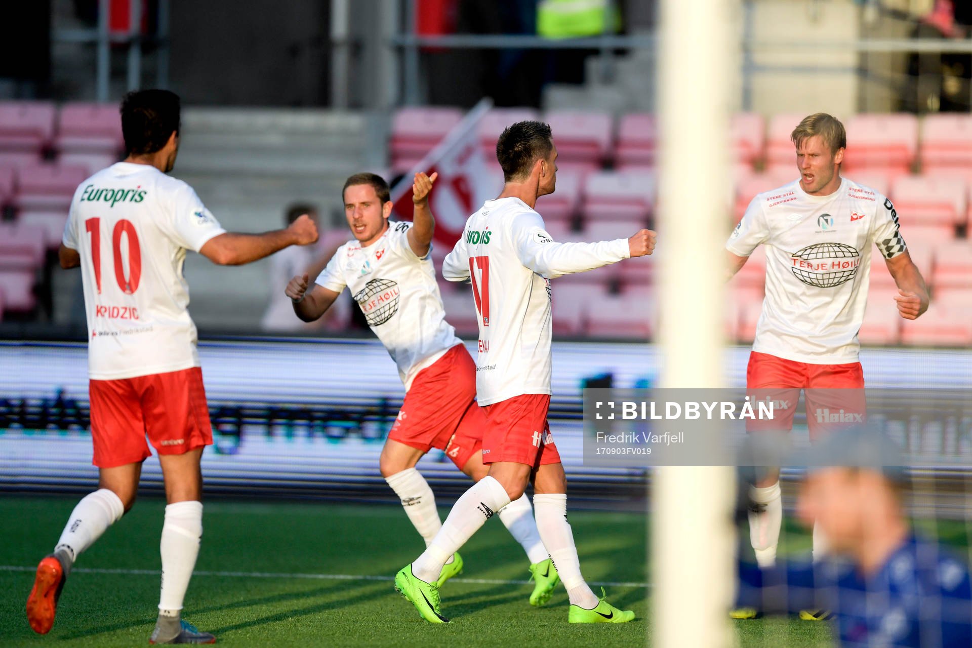 Ulrik Flo of Fredrikstad celebrates with his teammates