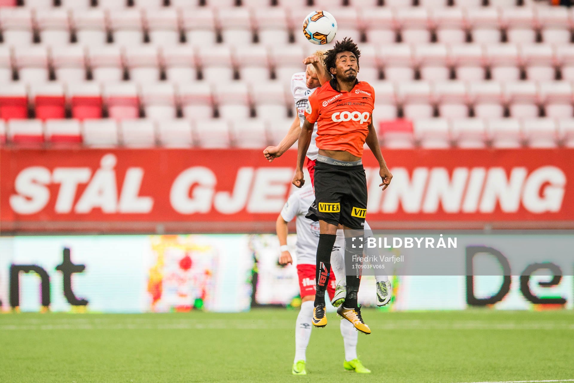 Joona Veteli of Fredrikstad and Senai Eyob Hagos of Åsane