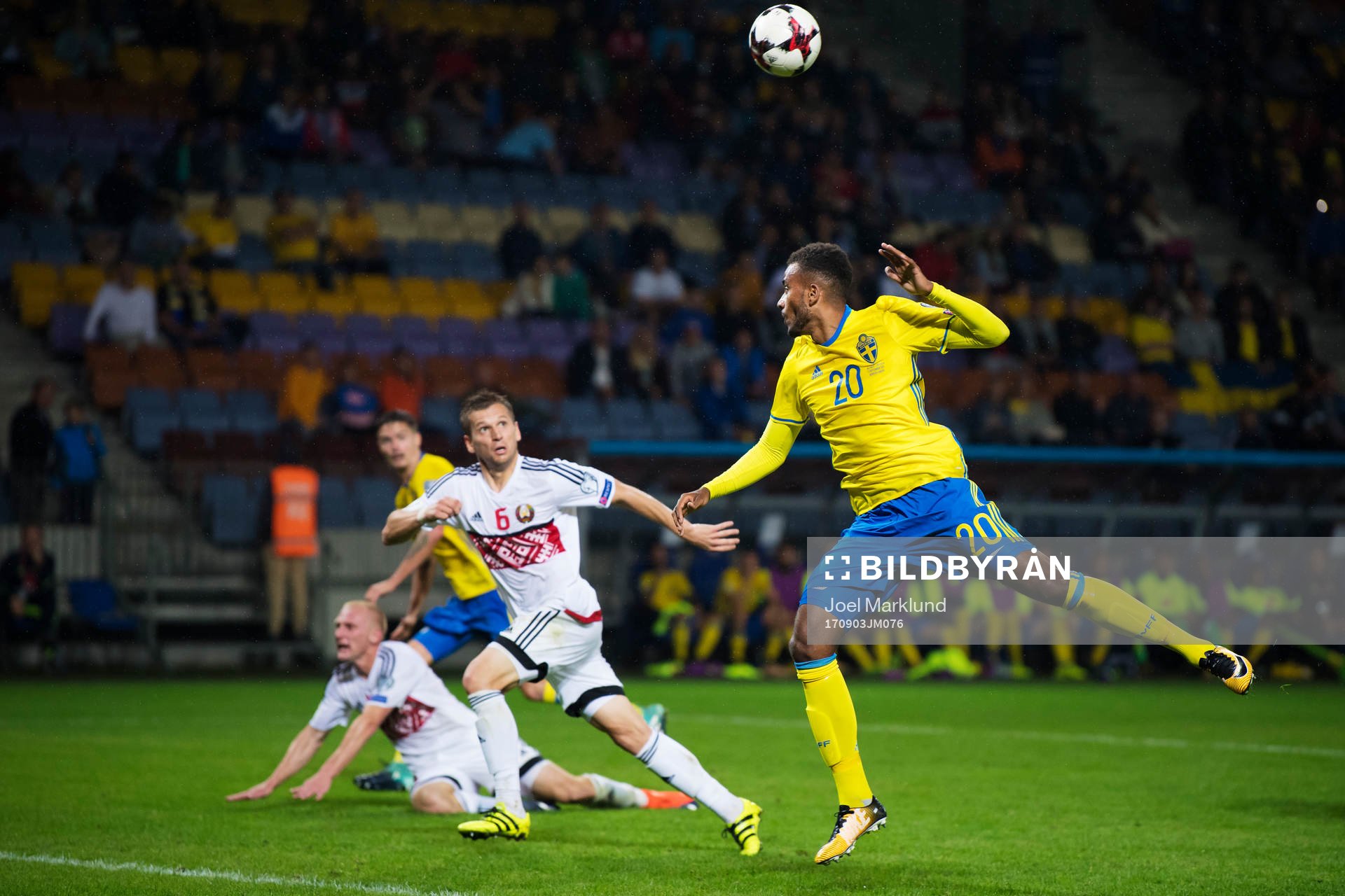 Belarus Aleksandr Sachivko och Sveriges Isaac Kiese Thelin