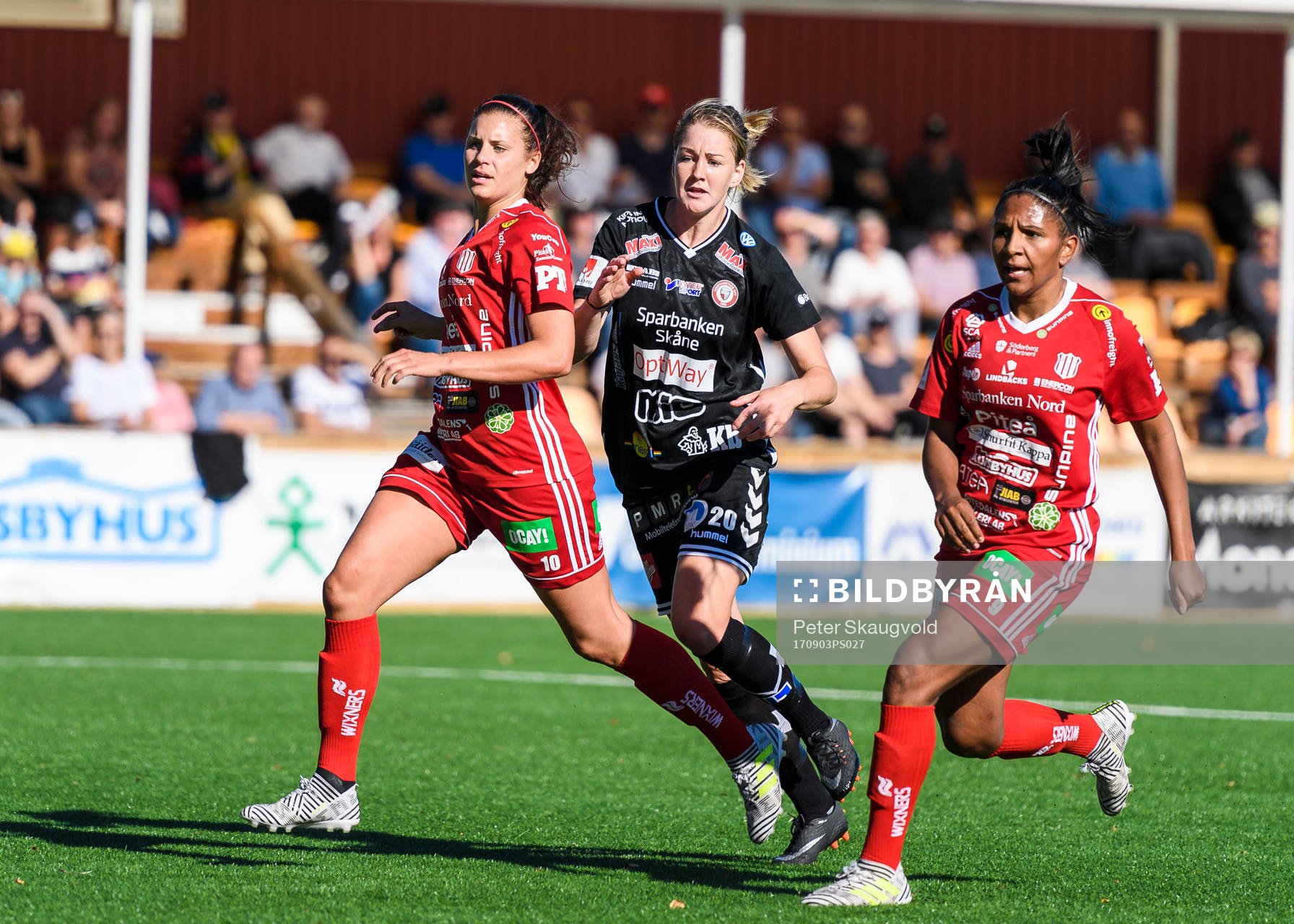 Piteås Hanna Pettersson (v) och Kristianstads Mia Carlsson