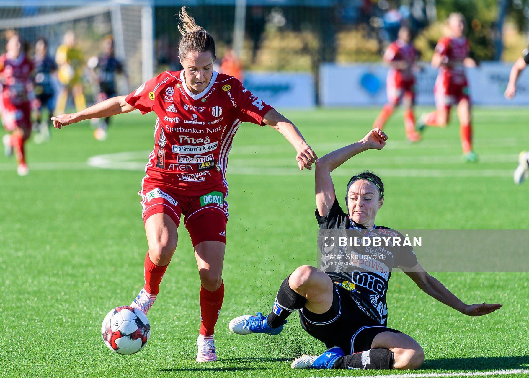 Piteås Felicia Karlsson och Kristianstads Sif Atladottir