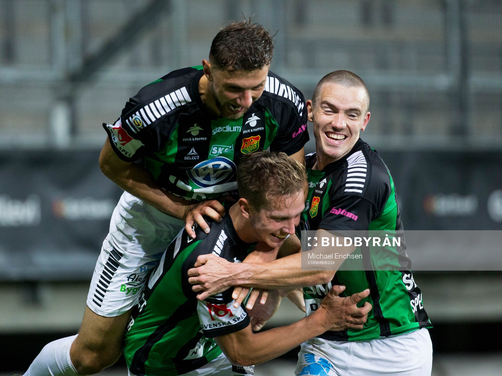 GAIS Simon Silverholt jublar ihop med Alibek Aliev och