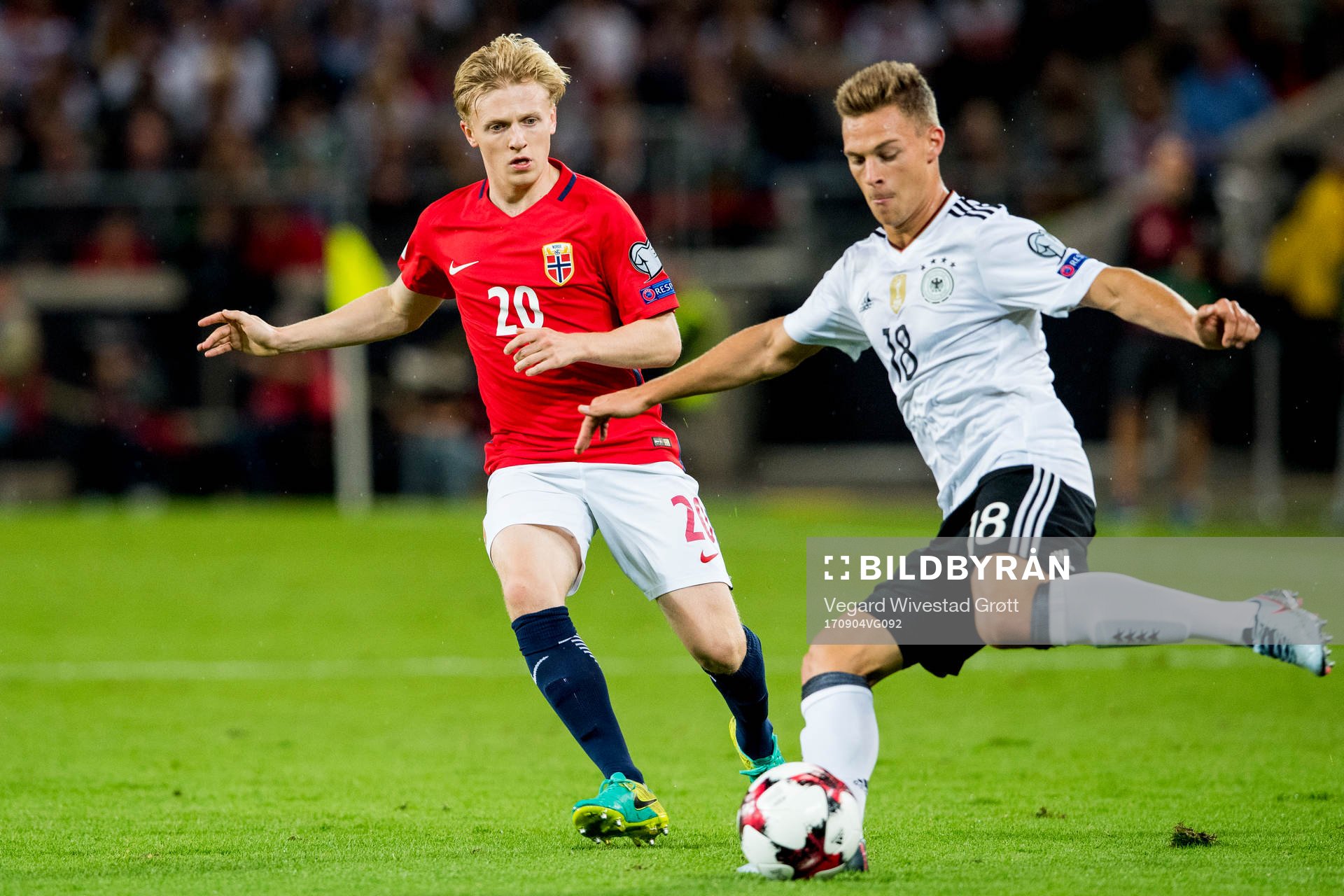 Mats Møller Dæhli of Norway and Joshua Kimmich of Germany