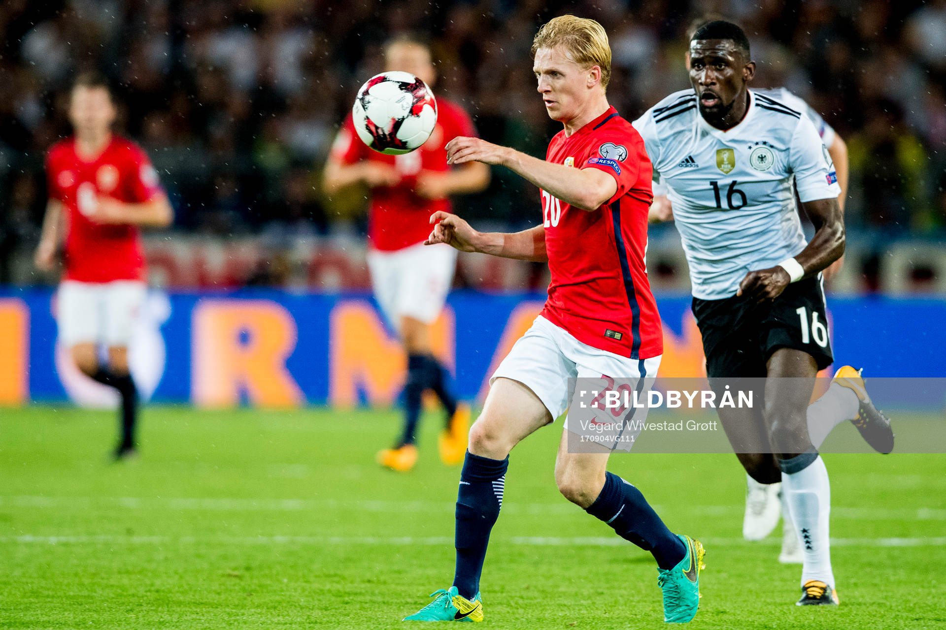 Mats Møller Dæhli of Norway and Antonio Rüdiger of
