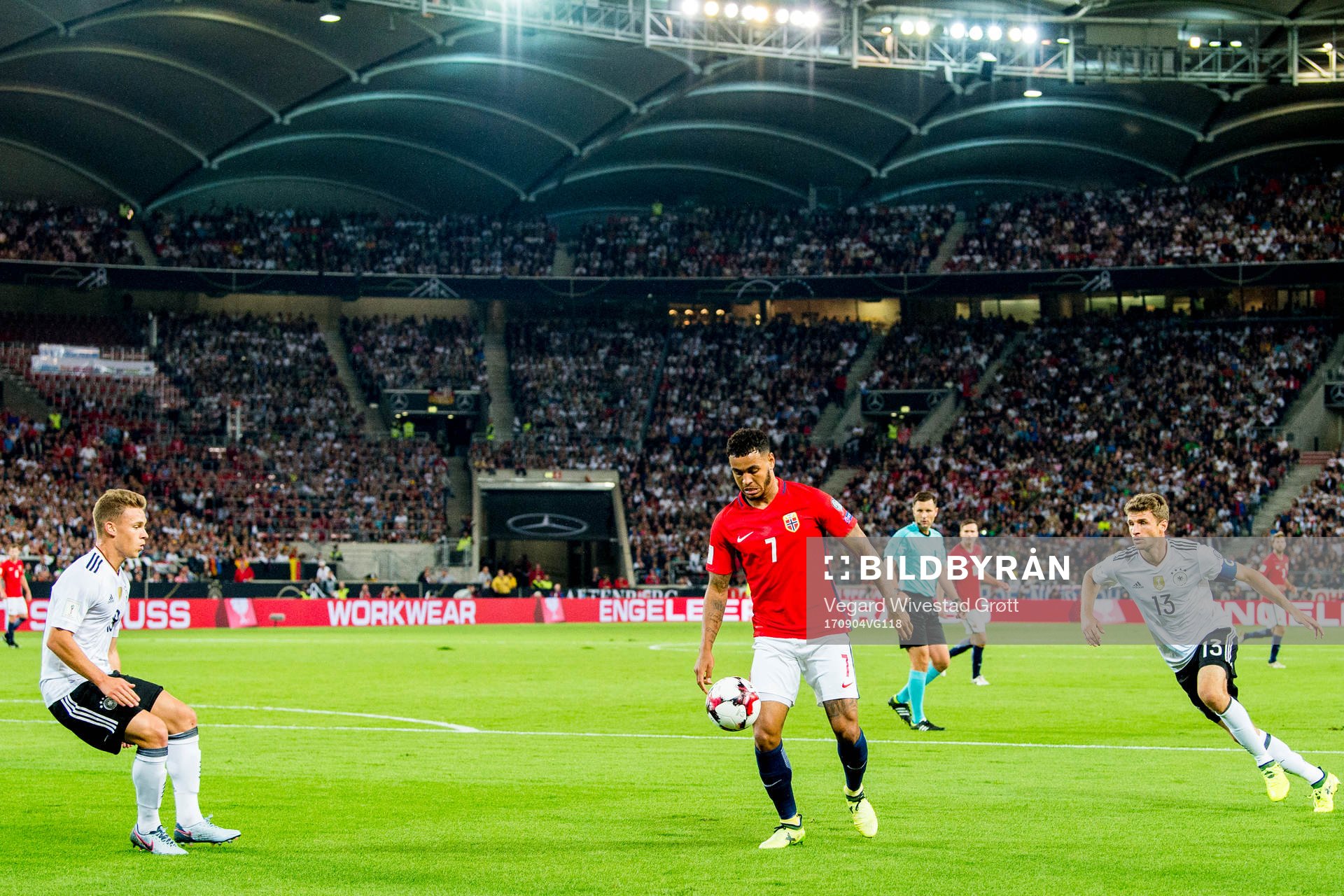 Joshua King of Norway and Thomas Müller of Germany