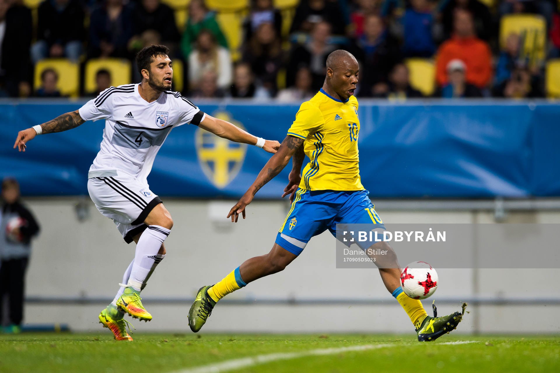 Sveriges Carlos Strandberg är påväg att göra 3-0