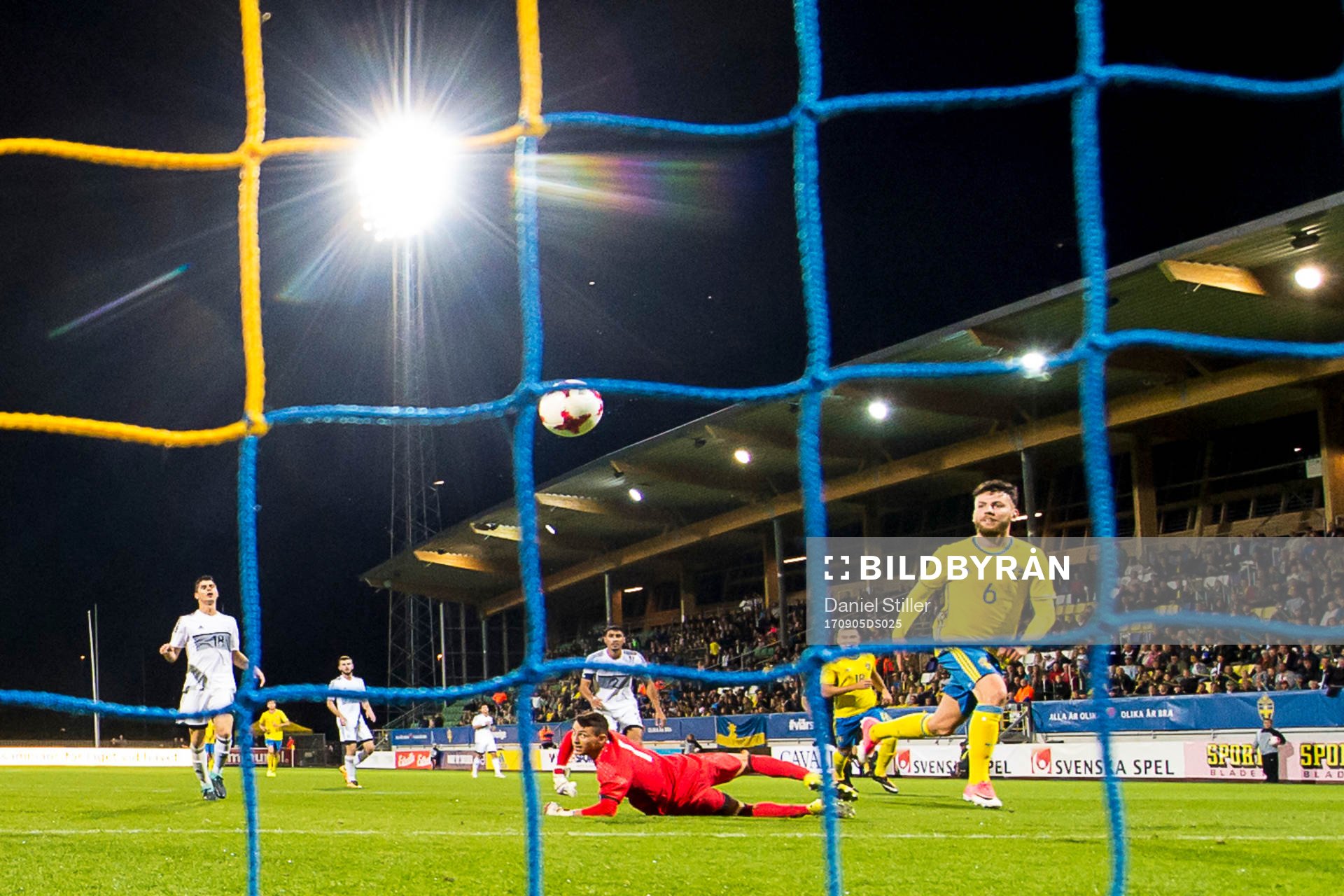 Sveriges Erdal Rakip gör 4-0 bakom Cyperns målvakt