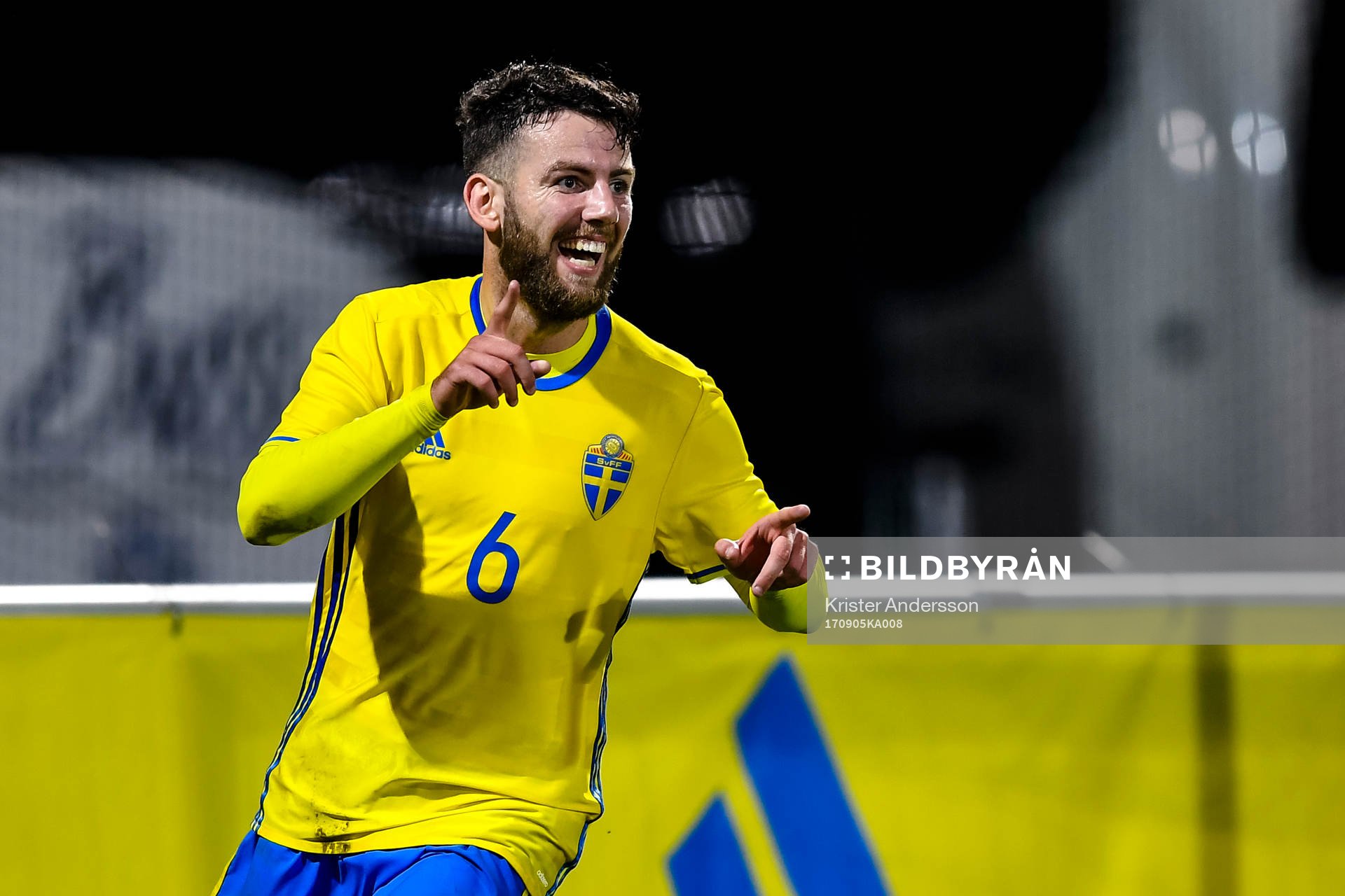 Sveriges Erdal Rakip jublar