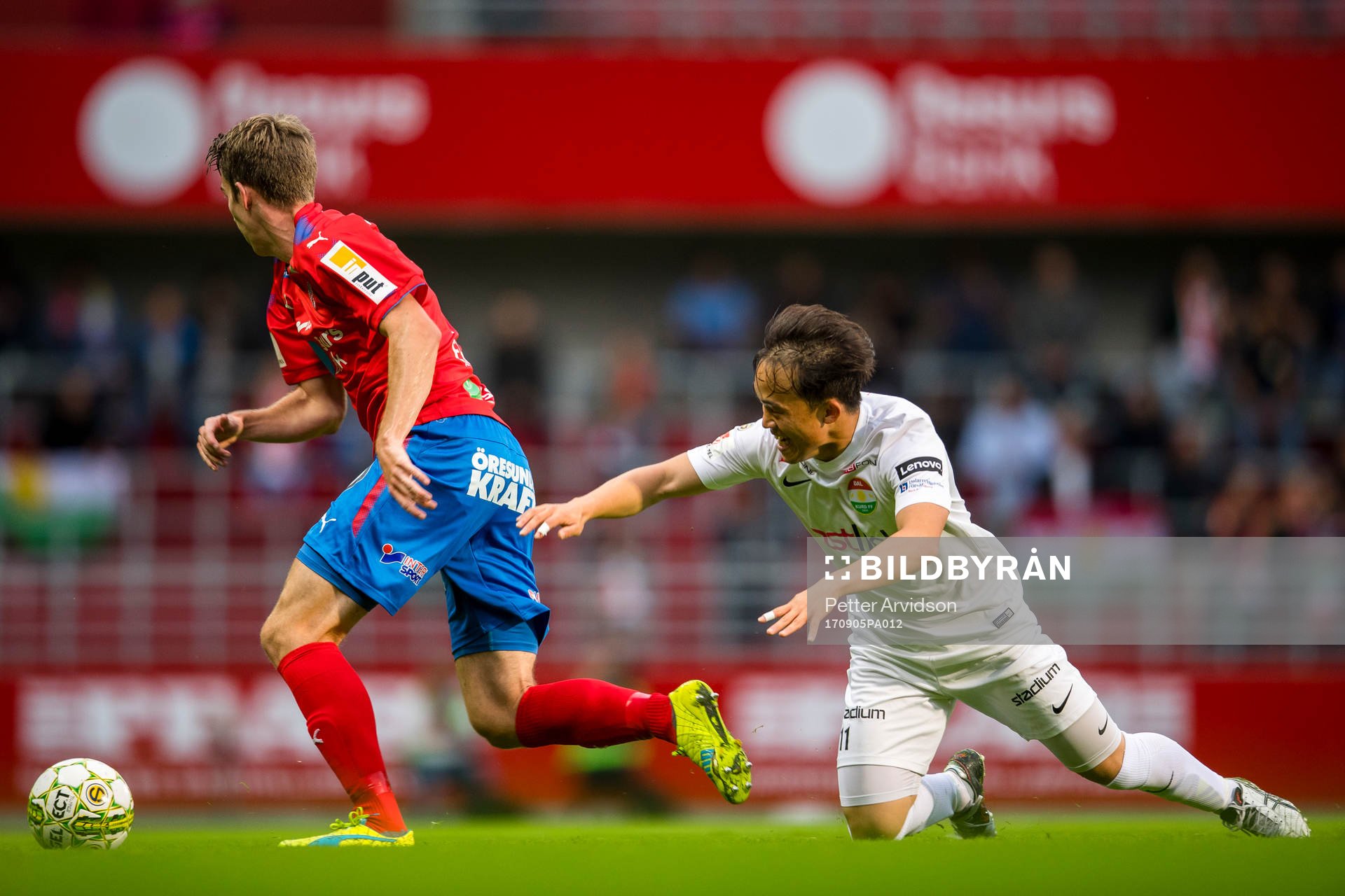 Helsingborgs Adam Eriksson och Dalkurds Yukiya Sugita