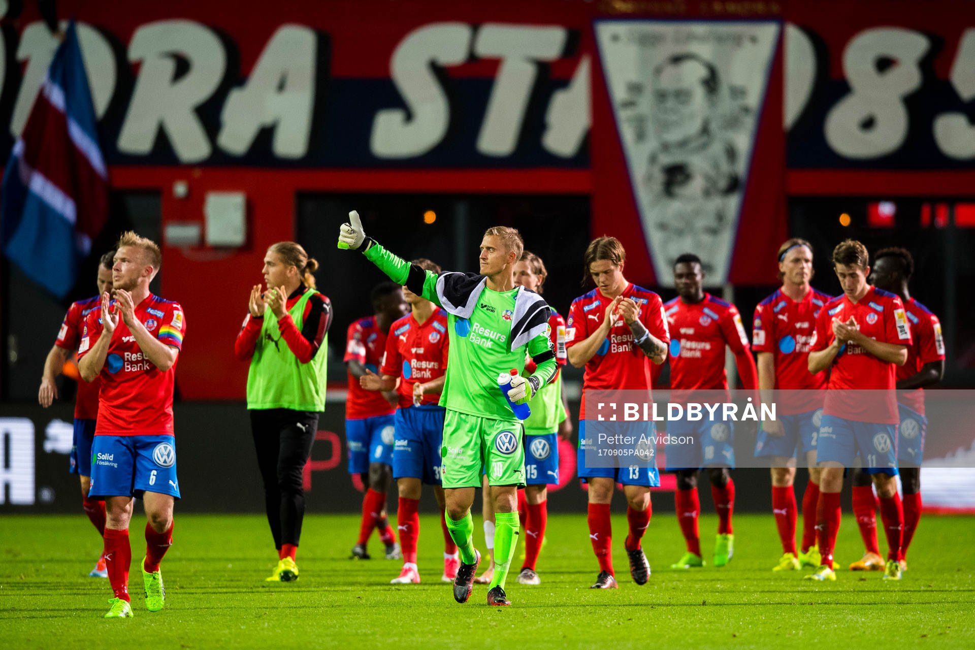 Helsingborgs spelare tackar publiken