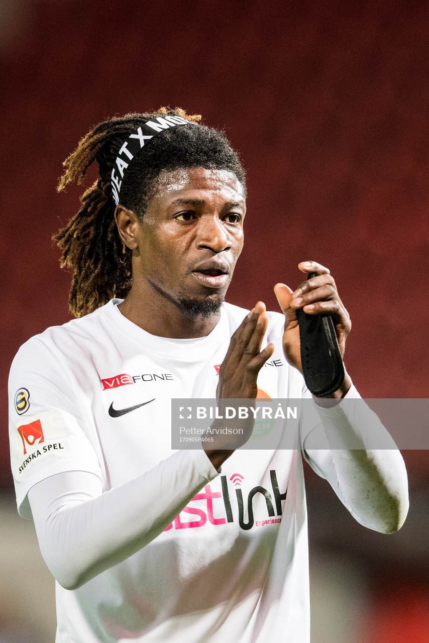 Dalkurds Kebba Ceesay tackar publiken