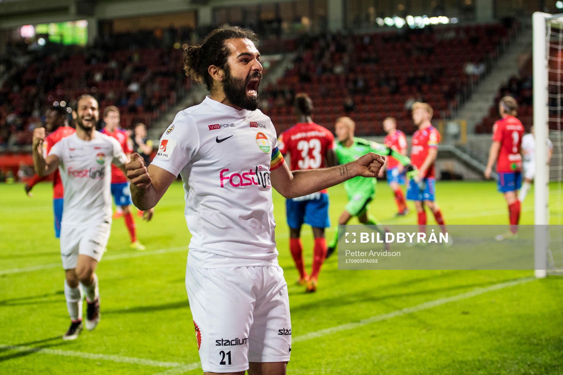 Dalkurds Peshraw Azizi jublar efter sitt 1-2 mål under fotbollsmatchen i Superettan mellan Helsingborg och Dalkurd den 5 september 2017 i Malmö.