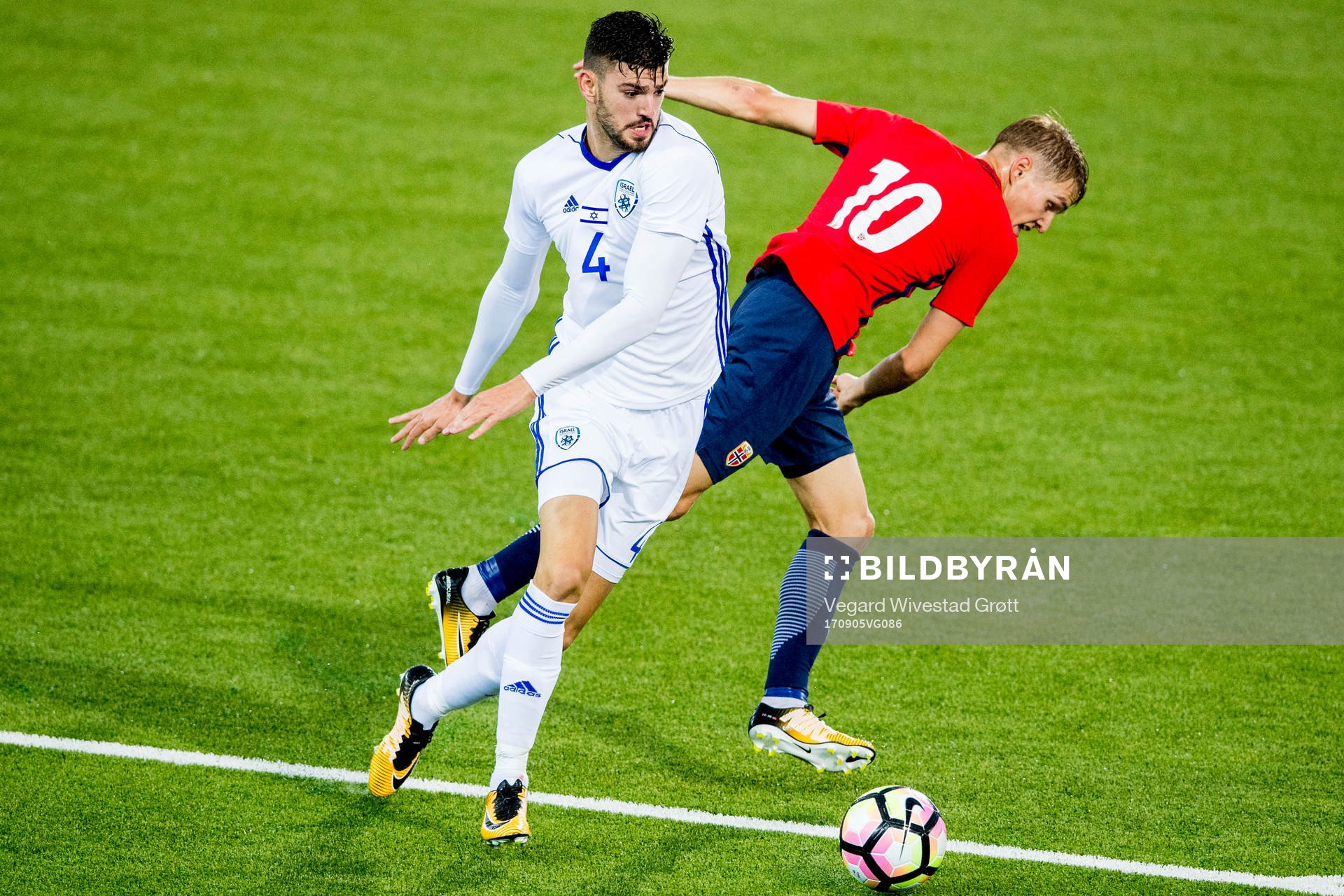 Air Bardea of Israel and Martin Ødegaard of Norway