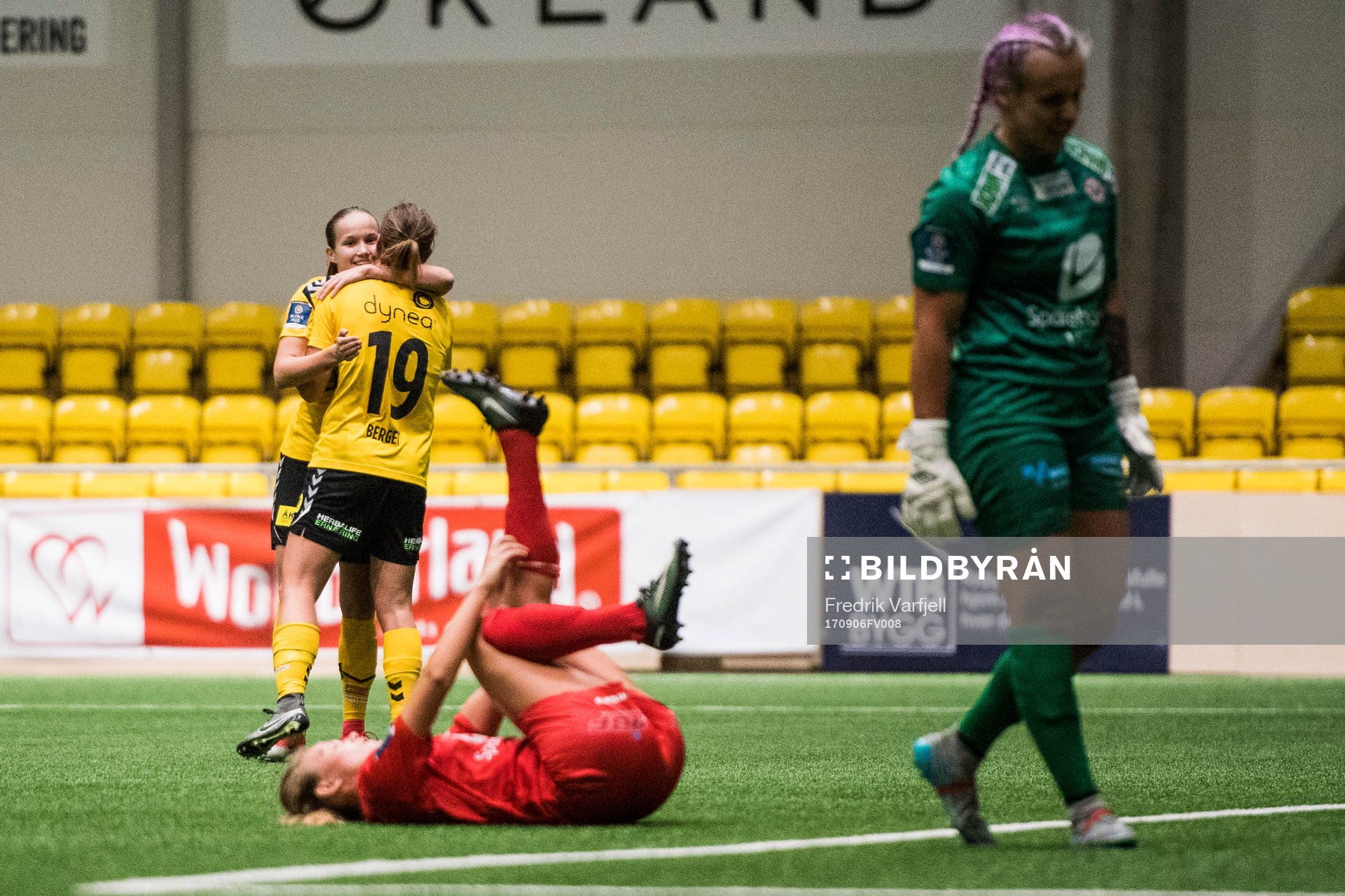 Guro Reiten of LSK kvinner celebrates with his teammates after scoring 2-0 during the Toppserien match between LSK kvinner and Arna-Bjørnar on September 6, 2017 in Lillestrøm.