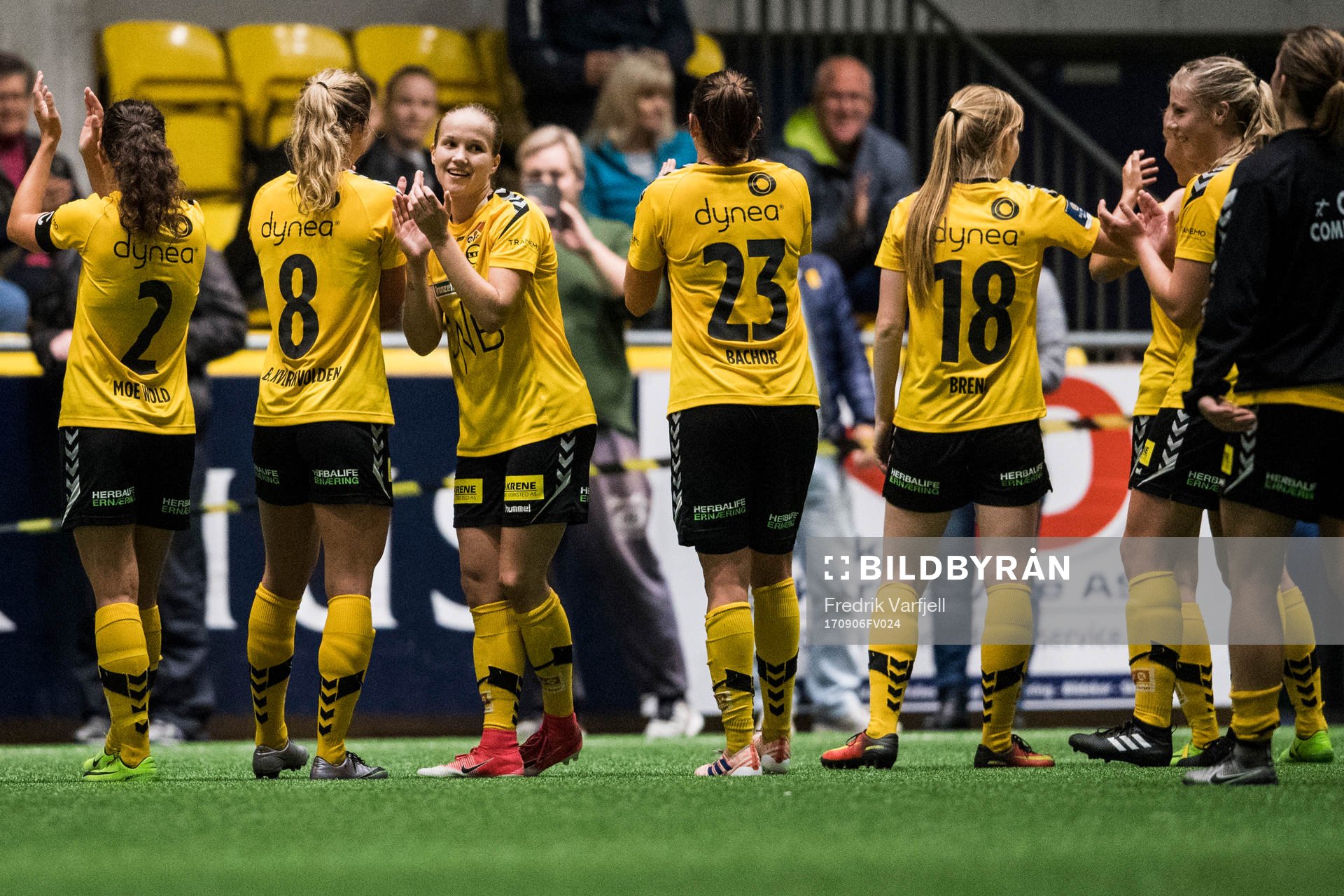 Guro Reiten of LSK kvinner celebrates with her teammates