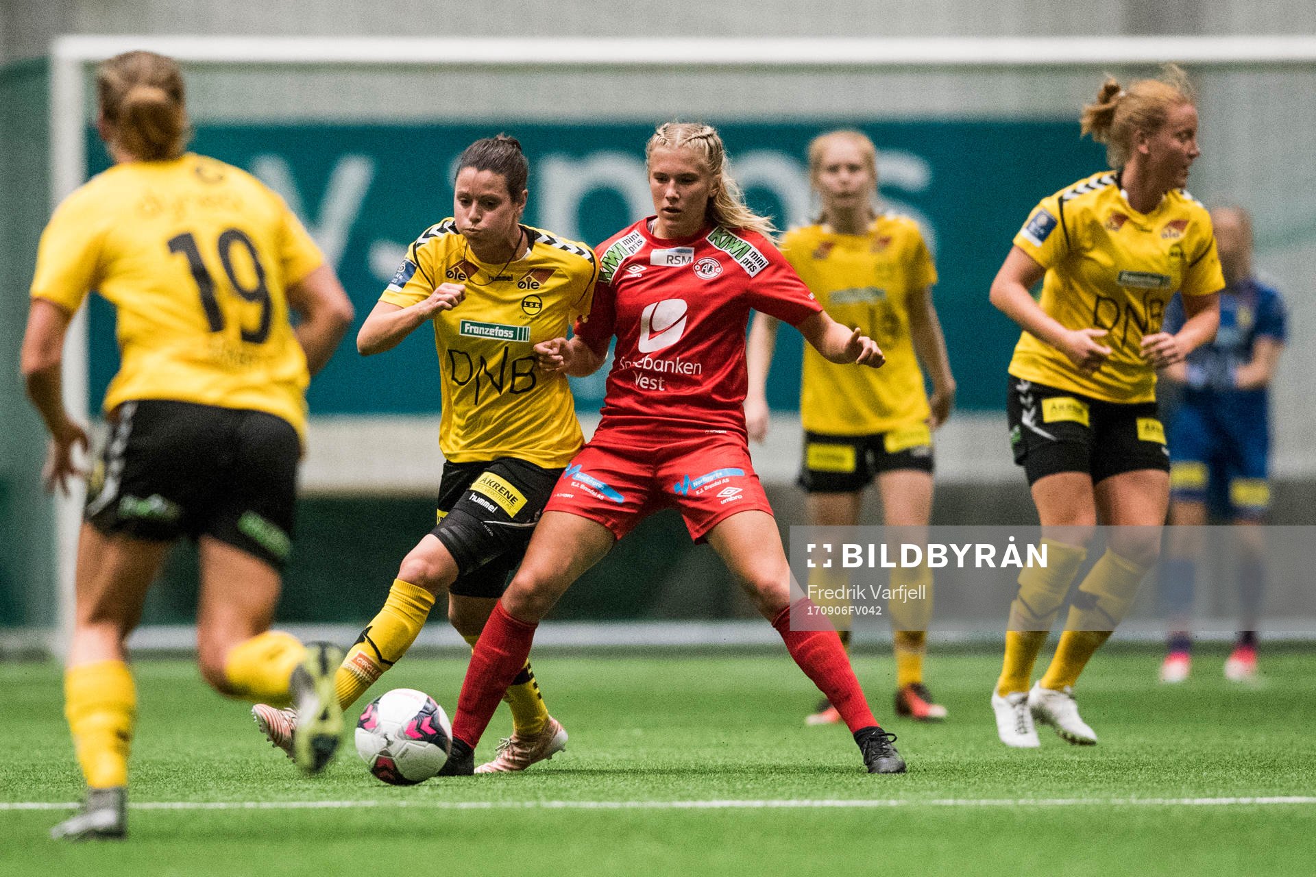 Isabell Bachor of LSK kvinner Emilie Nautnes of