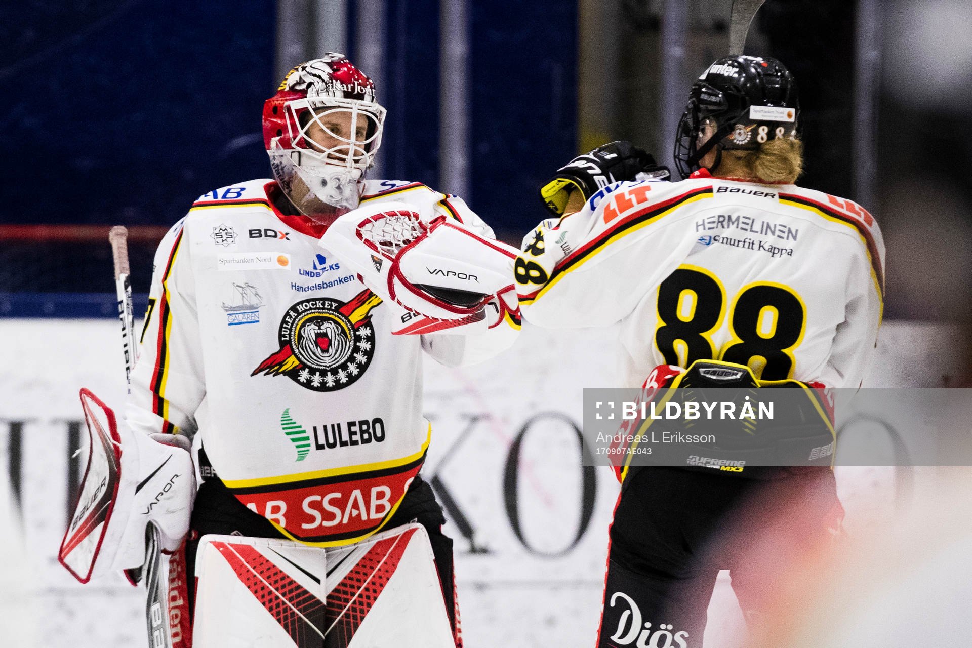 Luleås målvakt Maria Omberg jublar