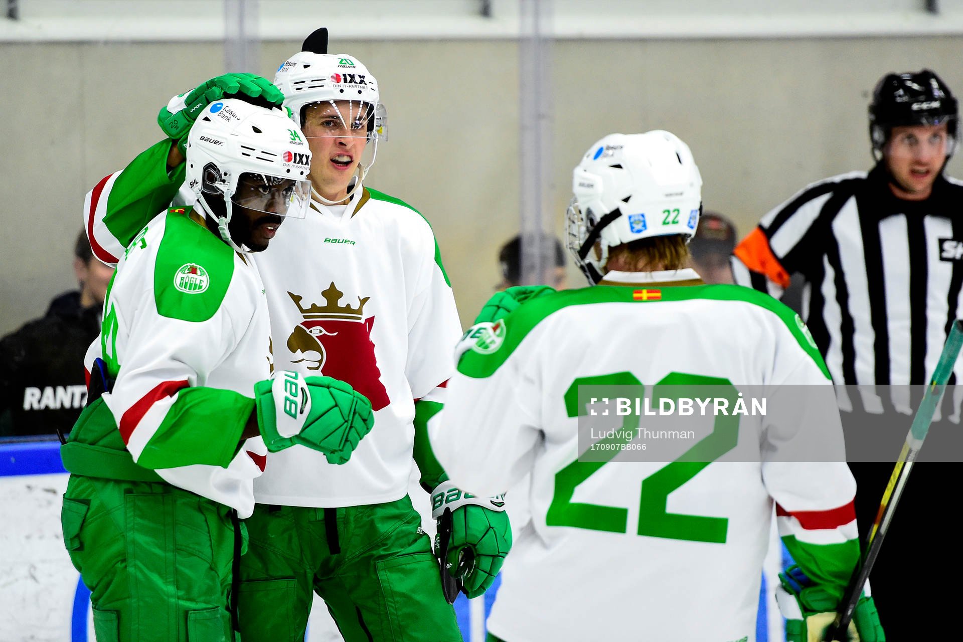 Rögles Edwin Hedberg, Rasmus Sandin och Mathias From jublar