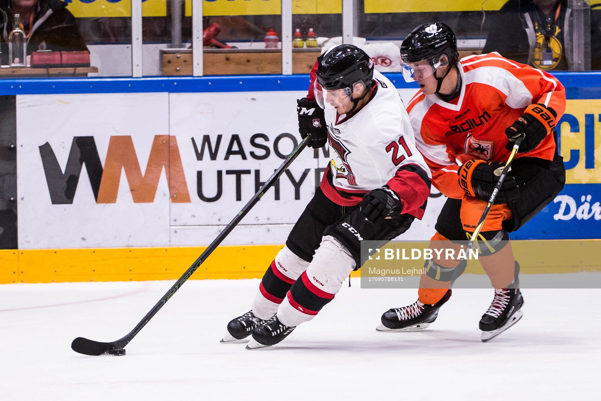 Malmö Redhawks Andy Miele och Karlskronas Henrik Törnqvist