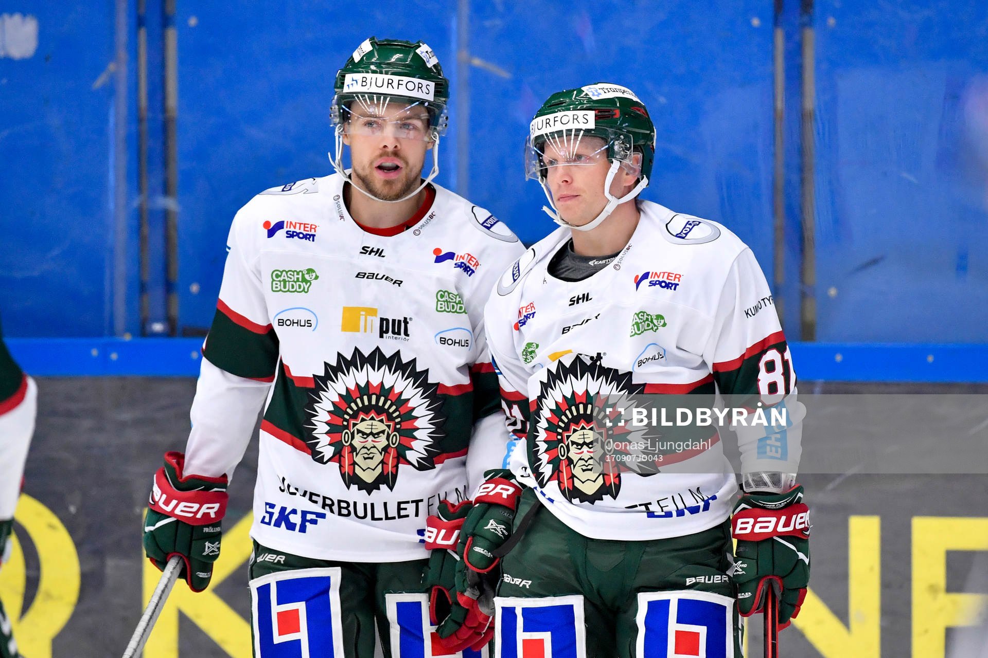 Frölundas Mats Rosseli Olsen och Ryan Lasch jublar