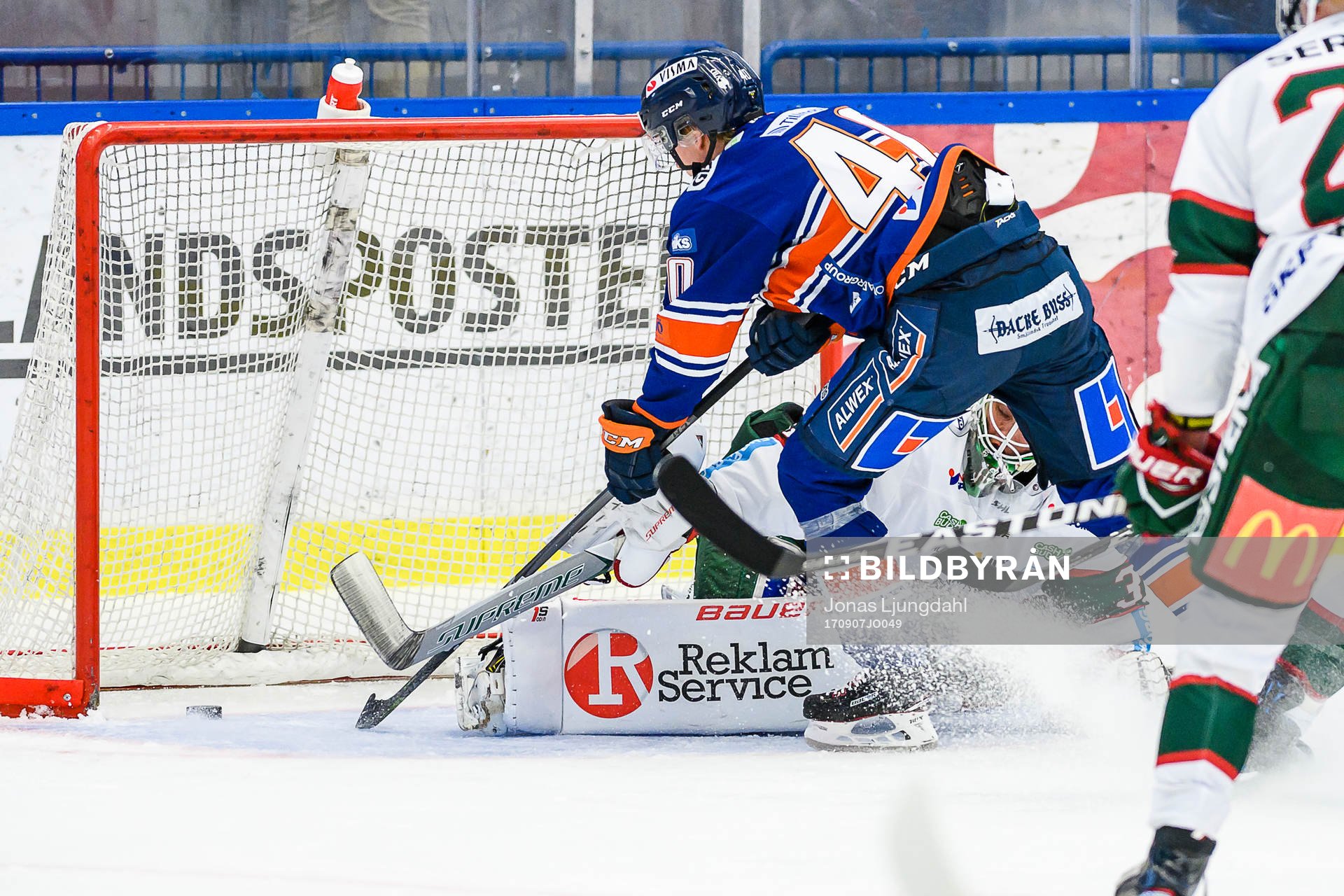 Växjös Elias Pettersson gör mål 2-1 bakom Frölundas