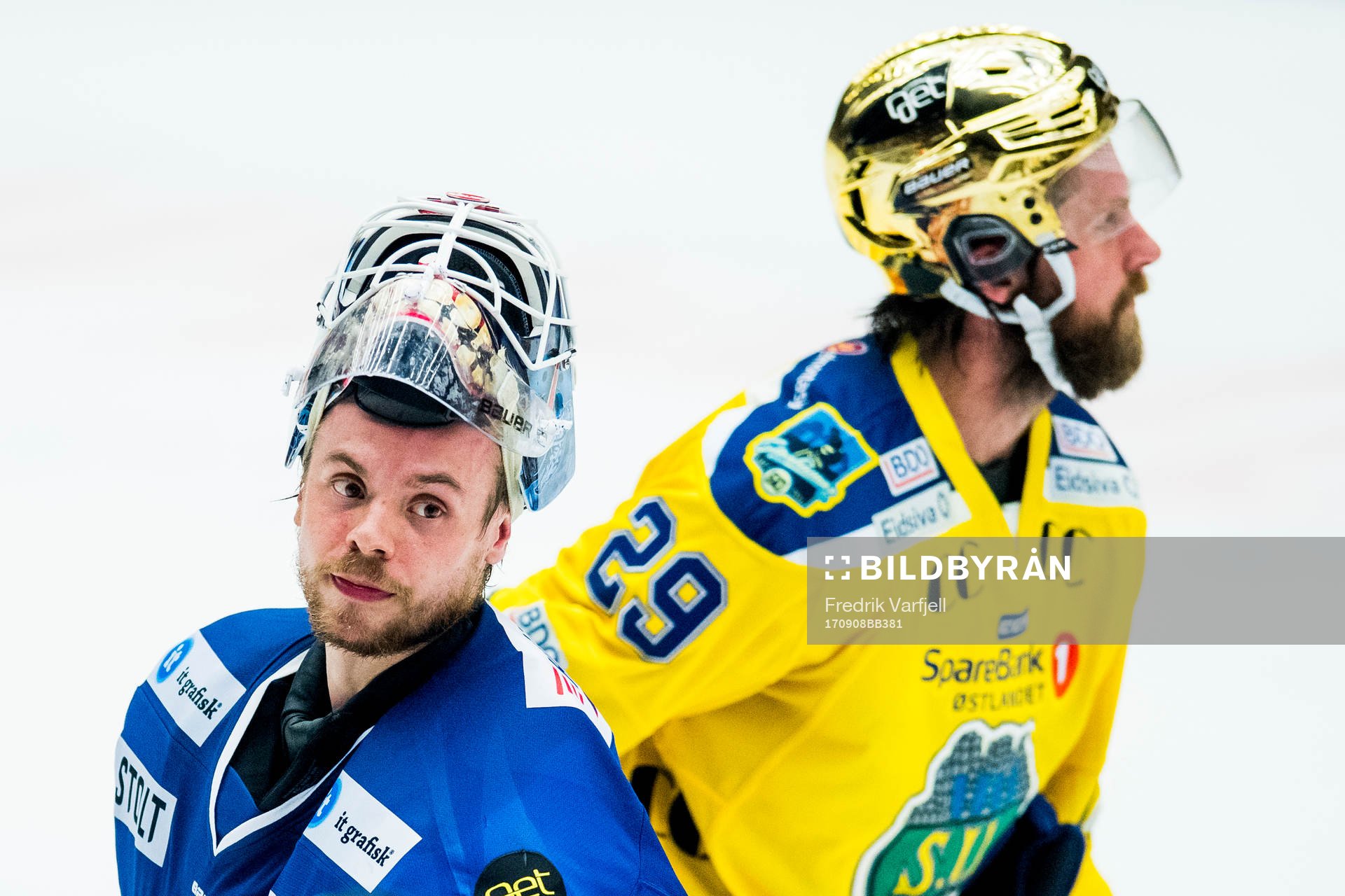 Goalkeeper Stefen Søberg of Vålerenga and Robin