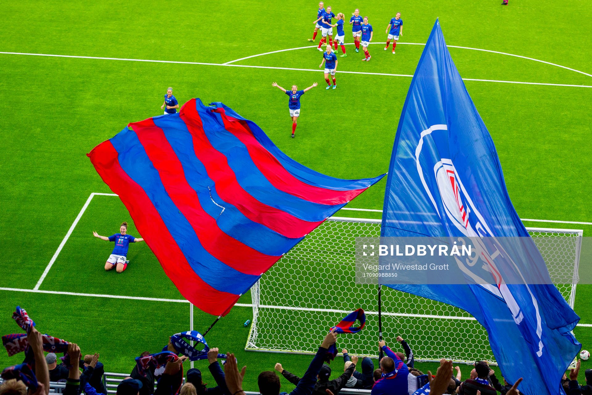 Elise Dana Krieghoff celebrates after scoring 2-0 during the Toppserien match between Vålerenga and Kolbotn on September 9, 2017 in Oslo.