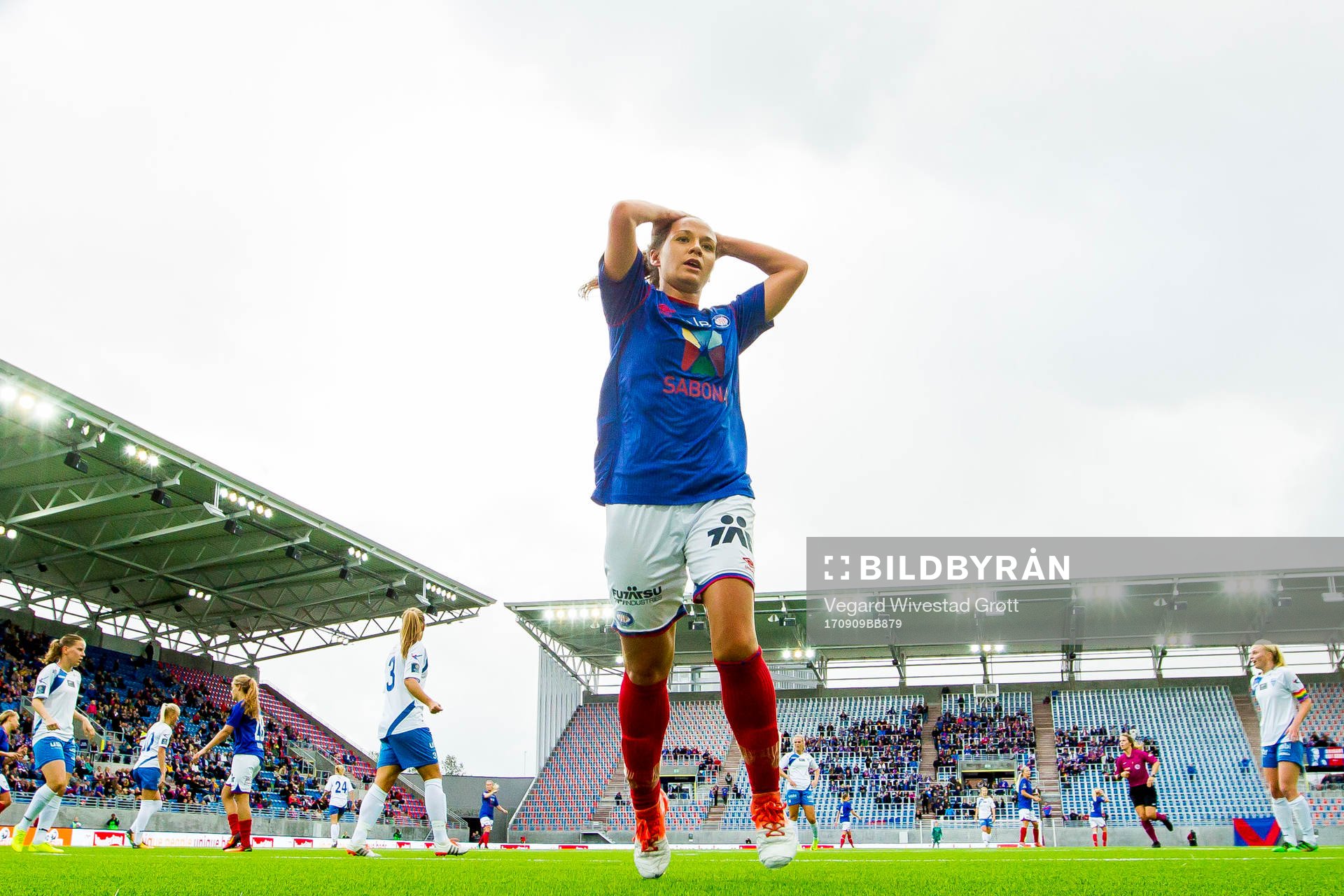 Maren Hauge of Vålerenga reacts