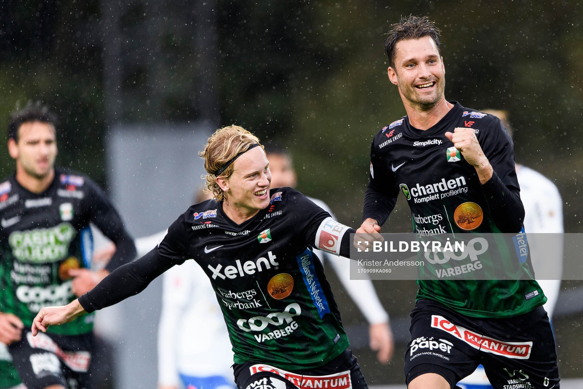 Varbergs Gustav Berggren (v) och Peter Nyström (h) jublar