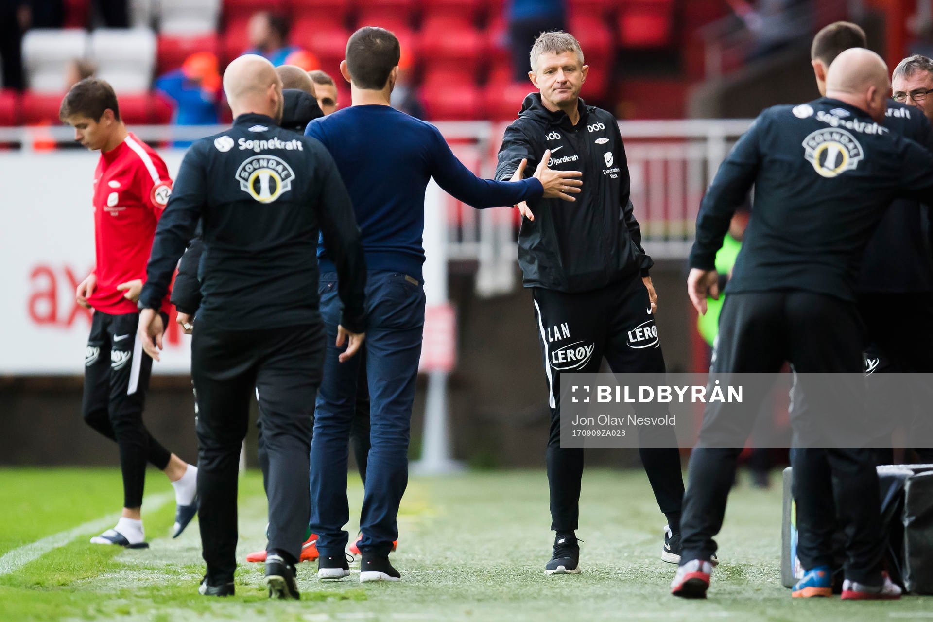 Eirik Bakke, head coach of Sogndal, shakes the hand of Lars