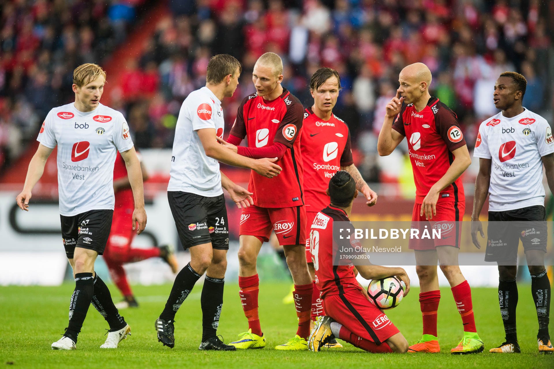 Eirik Skaasheim of Sogndal and Kristoffer Barmen of Brann