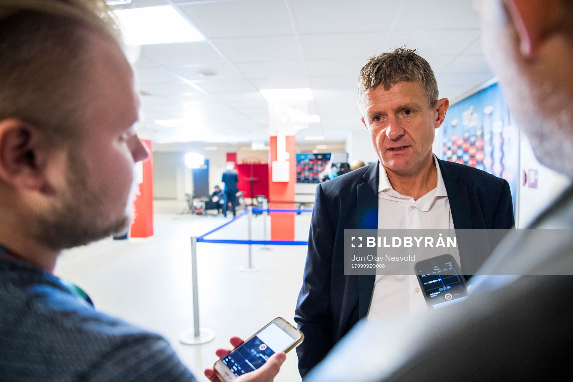 Lars Arne Nilsen, head coach of Brann, is being interviewed