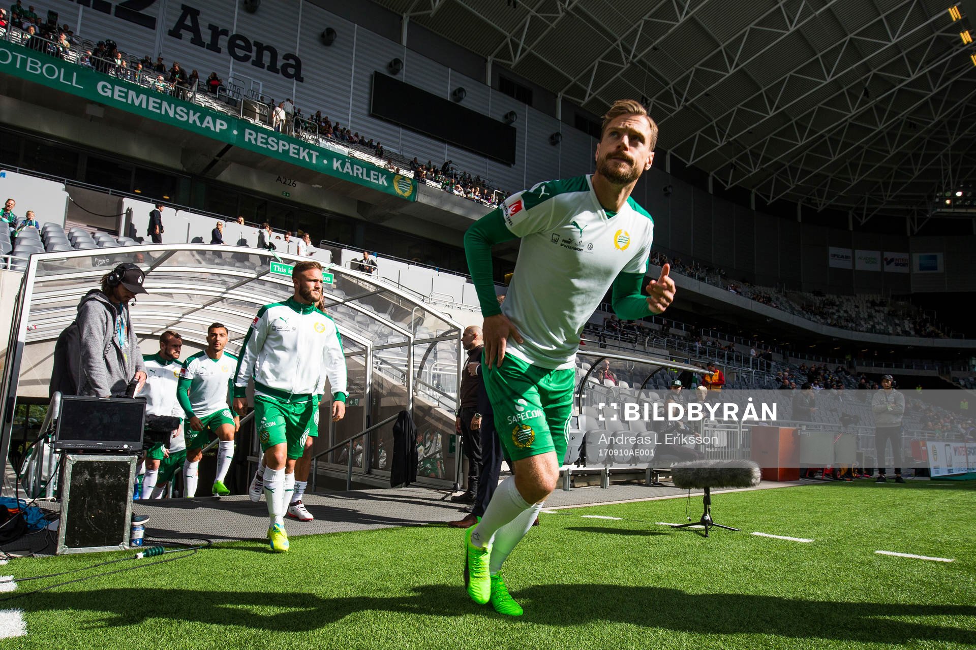 Hammarbys Arnór Smárason kliver in på arenen