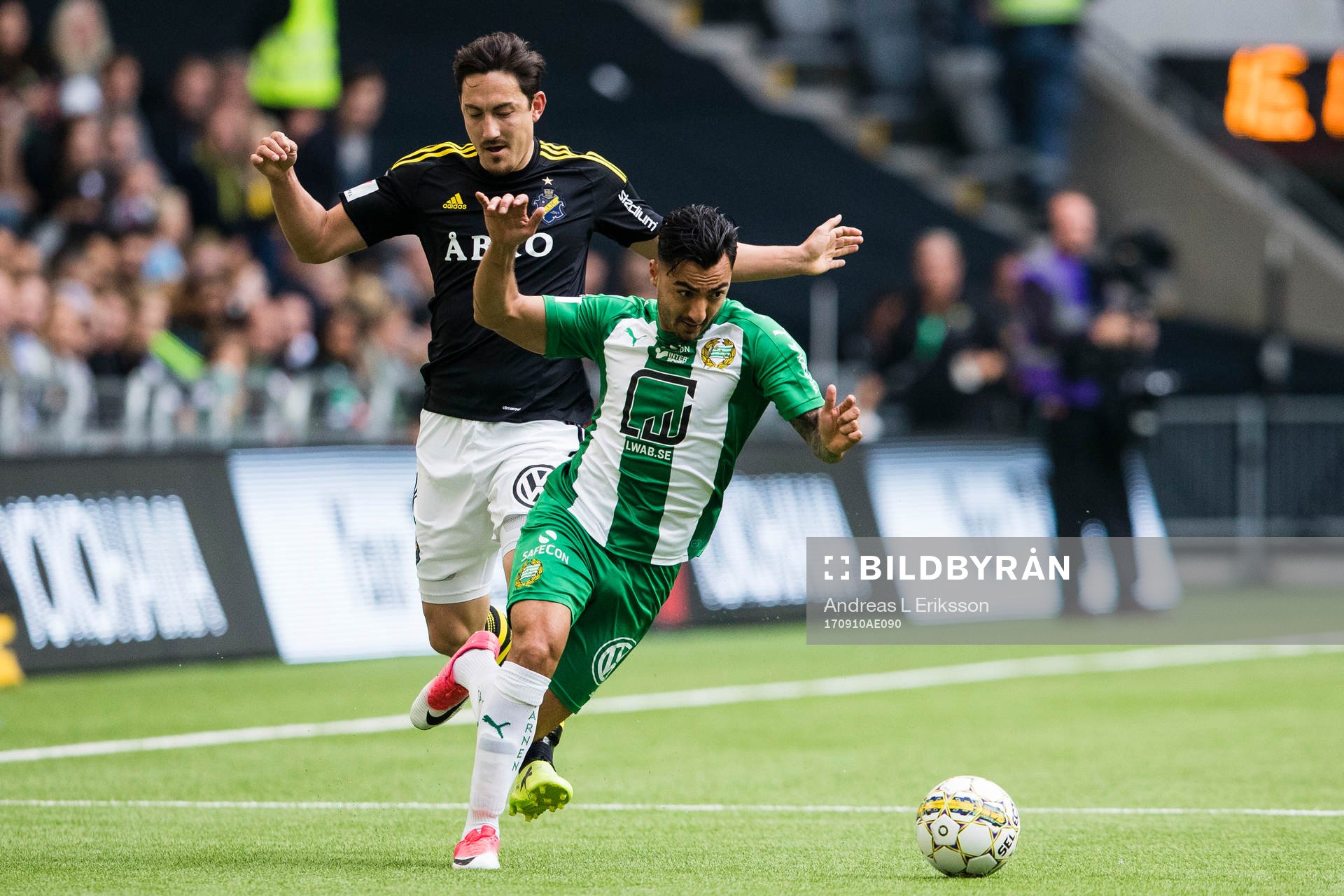 s Stefan Ishizaki och Hammarbys Jiloan Hamad