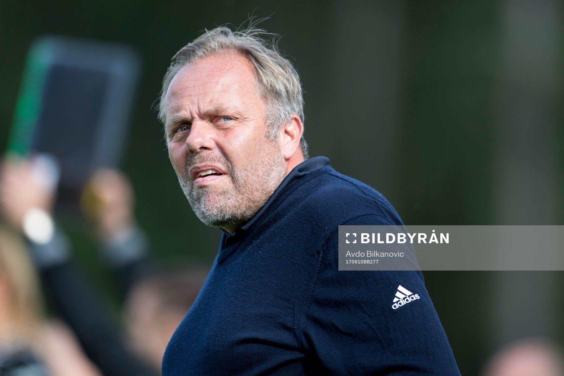 Vittsjös lagledare Mats Mulle Karlsson under fotbollsmatchen i Damallsvenskan mellan Vittsjö GIK och Piteå IF den 10 september 2017 i Vittsjö.