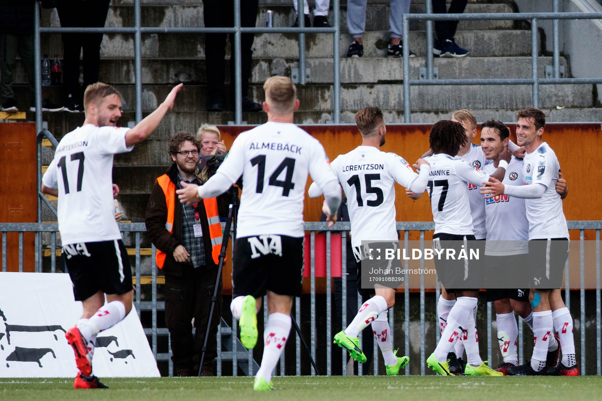 Örebros Nordin Gerzic jublar