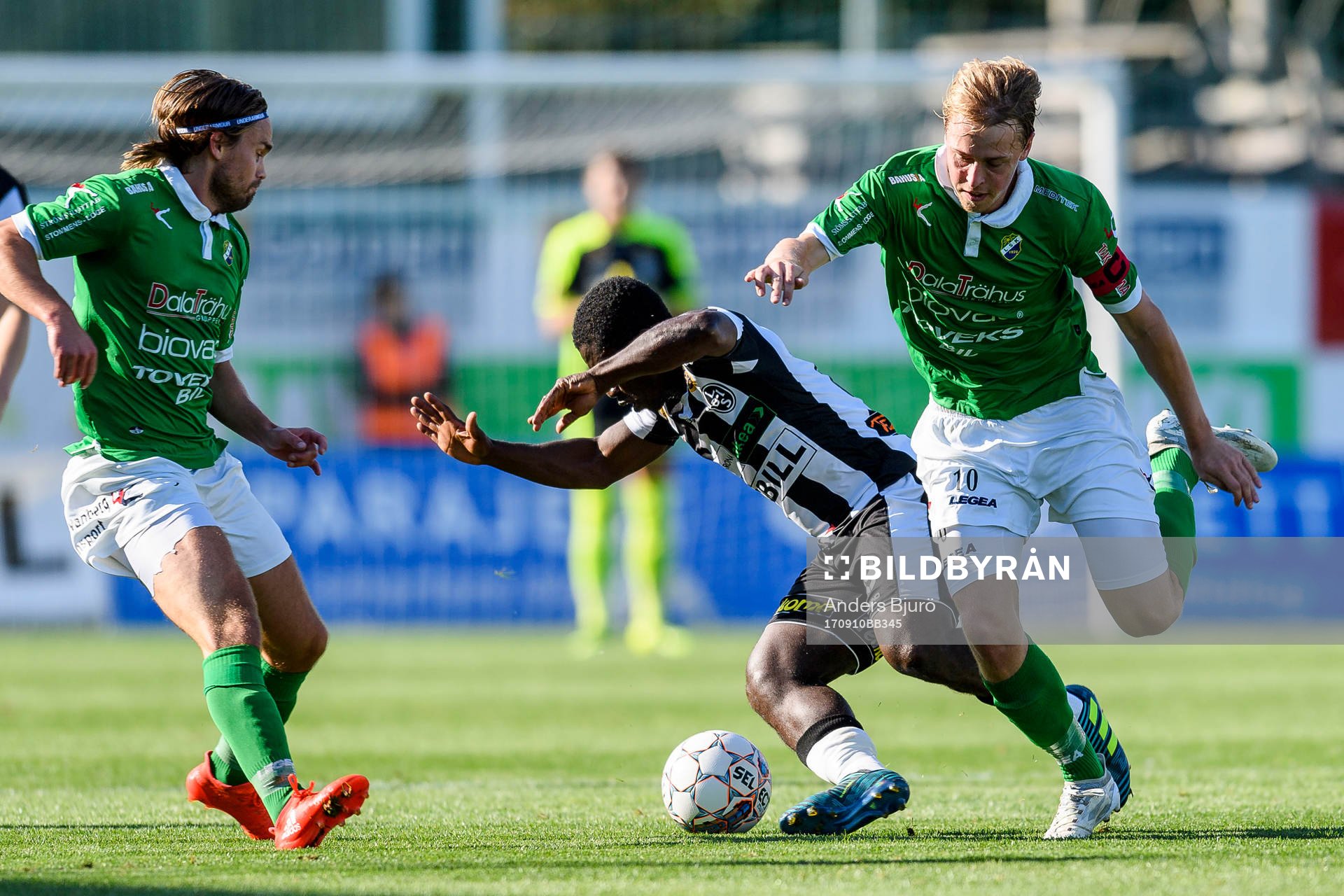 Landskronas Thierry Zahui och Ljungskiles Robin Strömberg